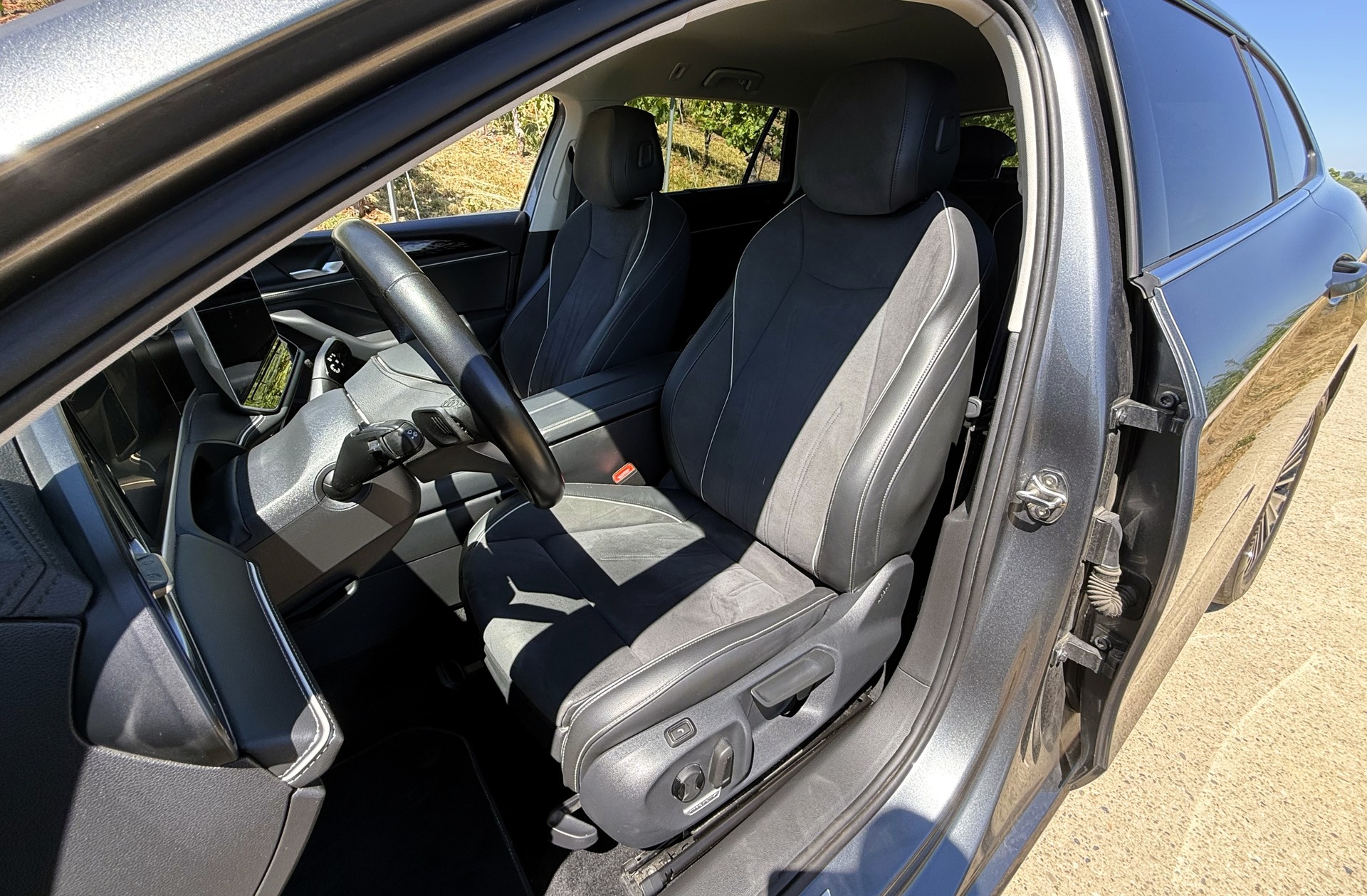 VW Passat Variant 2.0 TDI evo Elegance 4 Motion DSG-image-17