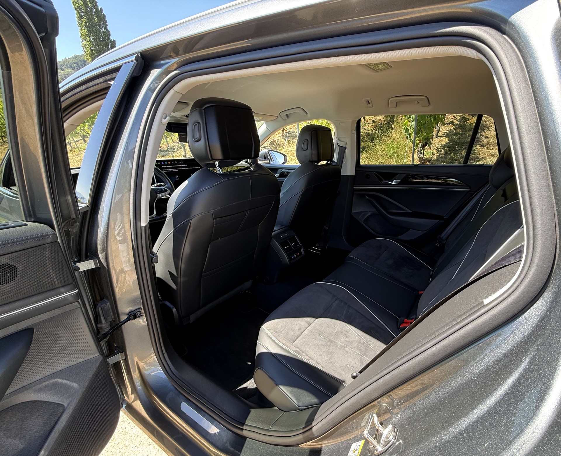 VW Passat Variant 2.0 TDI evo Elegance 4 Motion DSG-image-13