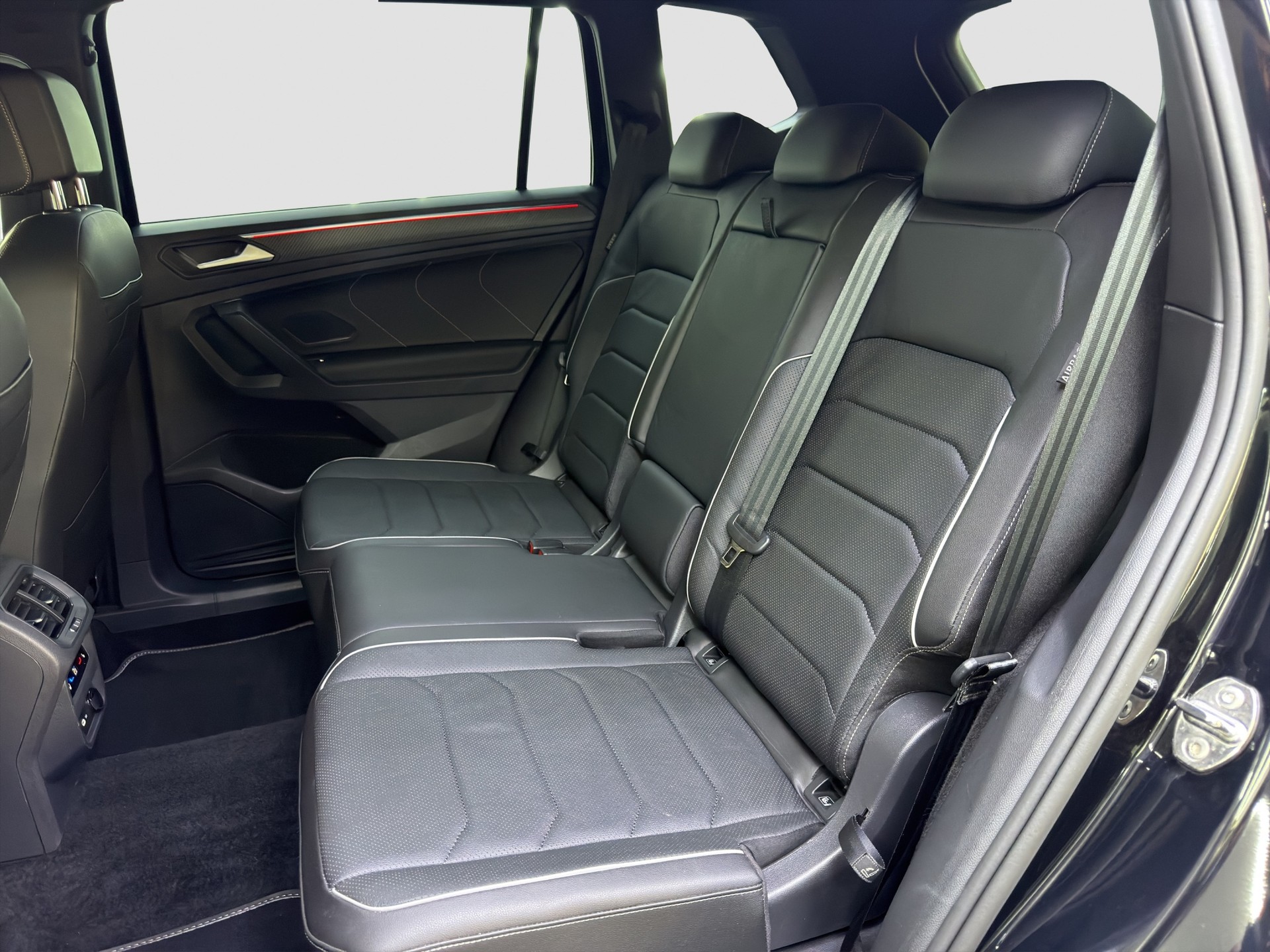 VW Tiguan Allspace 2.0TSI R-Line 4Motion DSG-image-13