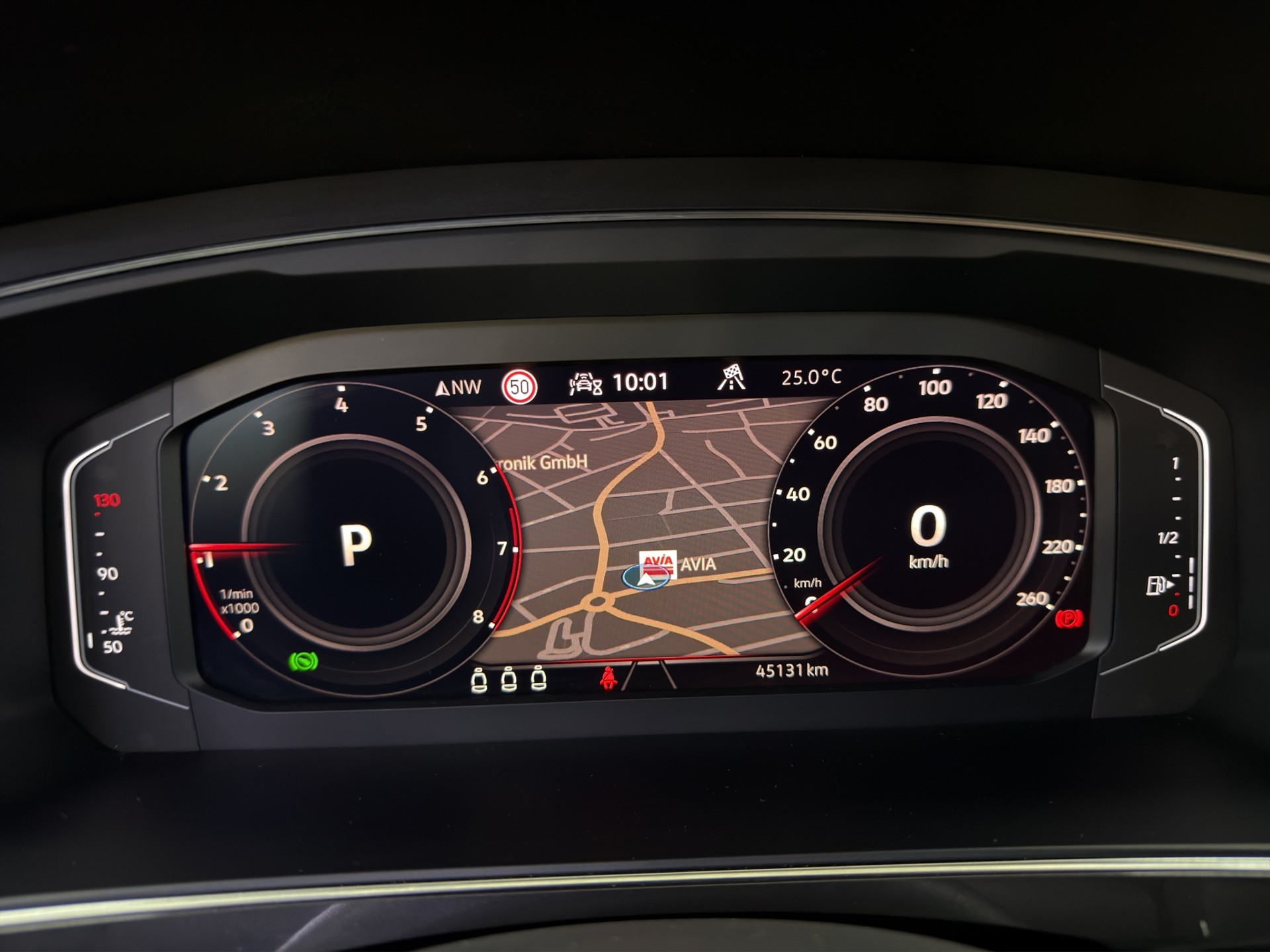 VW Tiguan Allspace 2.0TSI R-Line 4Motion DSG-image-10