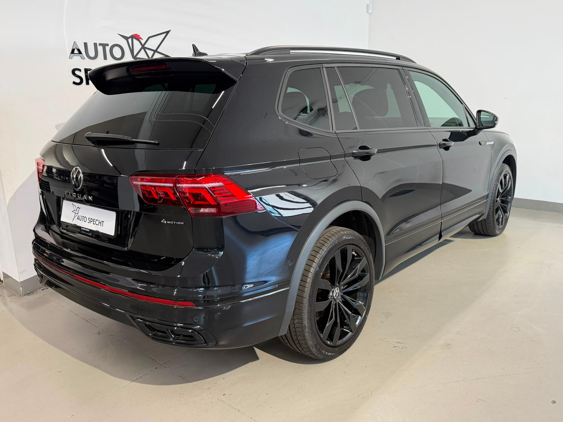 VW Tiguan Allspace 2.0TSI R-Line 4Motion DSG-showroom-element-3