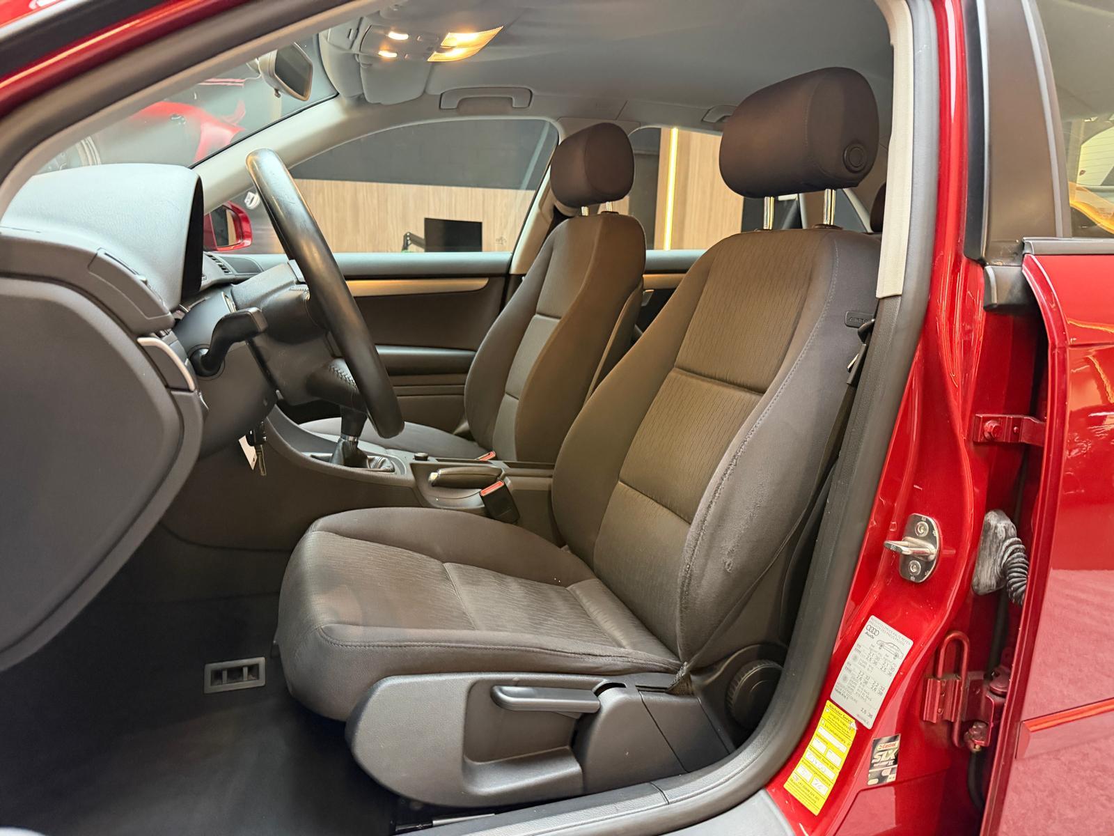 AUDI A4 2.0-image-11