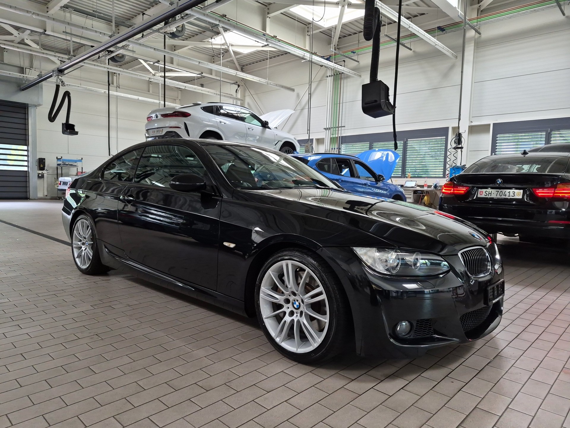 BMW 335i-image-0