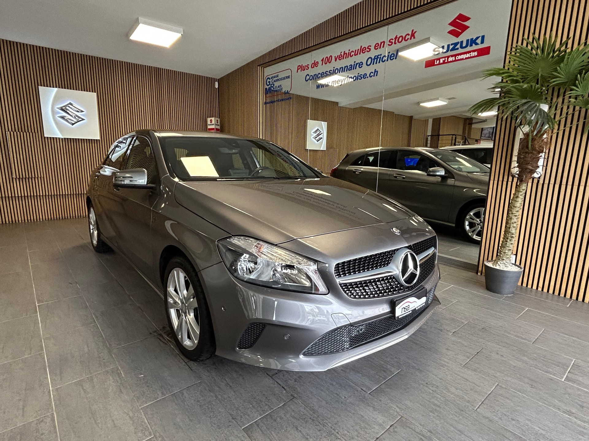 MERCEDES-BENZ A 180 Urban-image-1