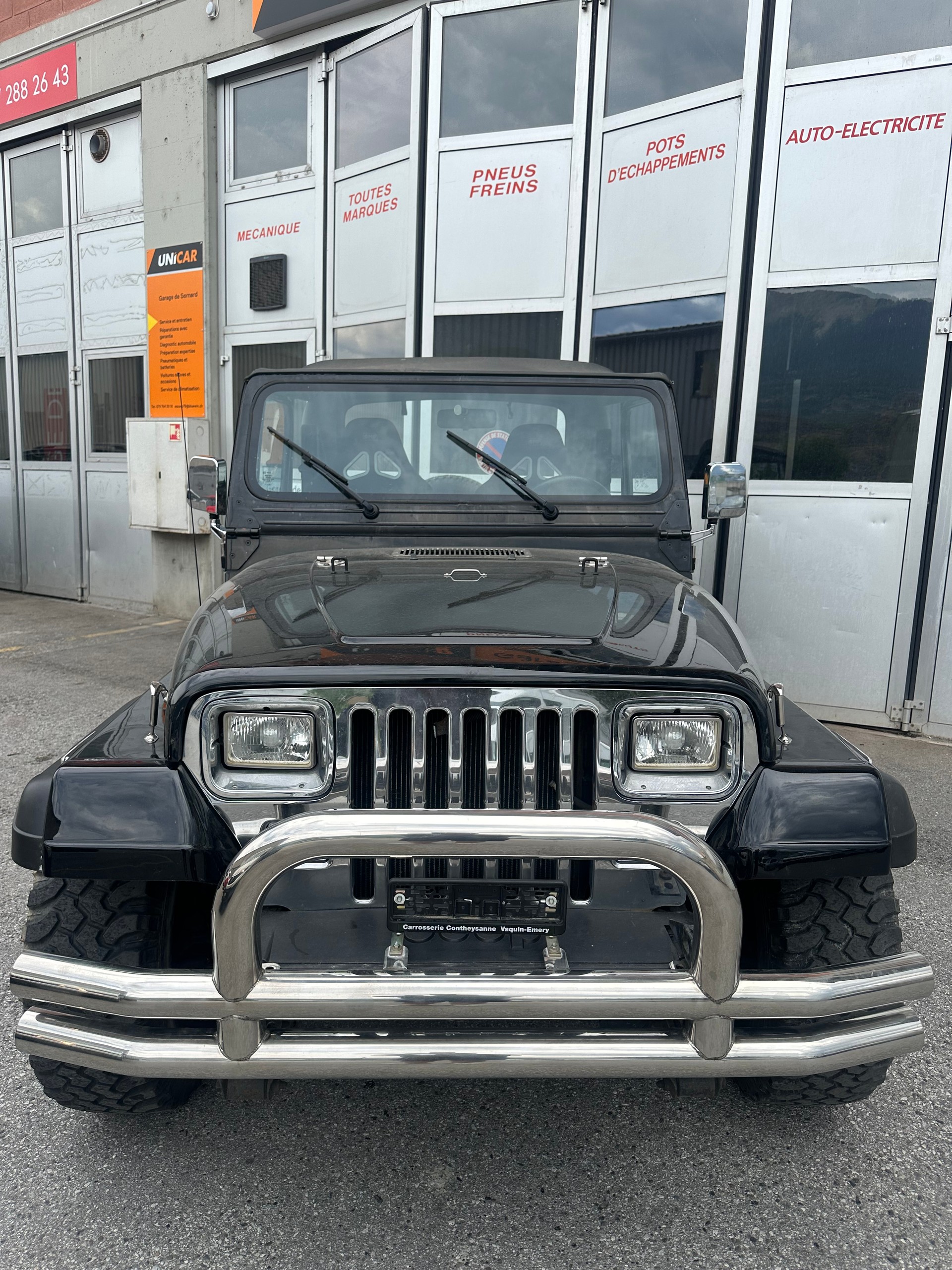 JEEP Wrangler 4.0 Laredo-image-0