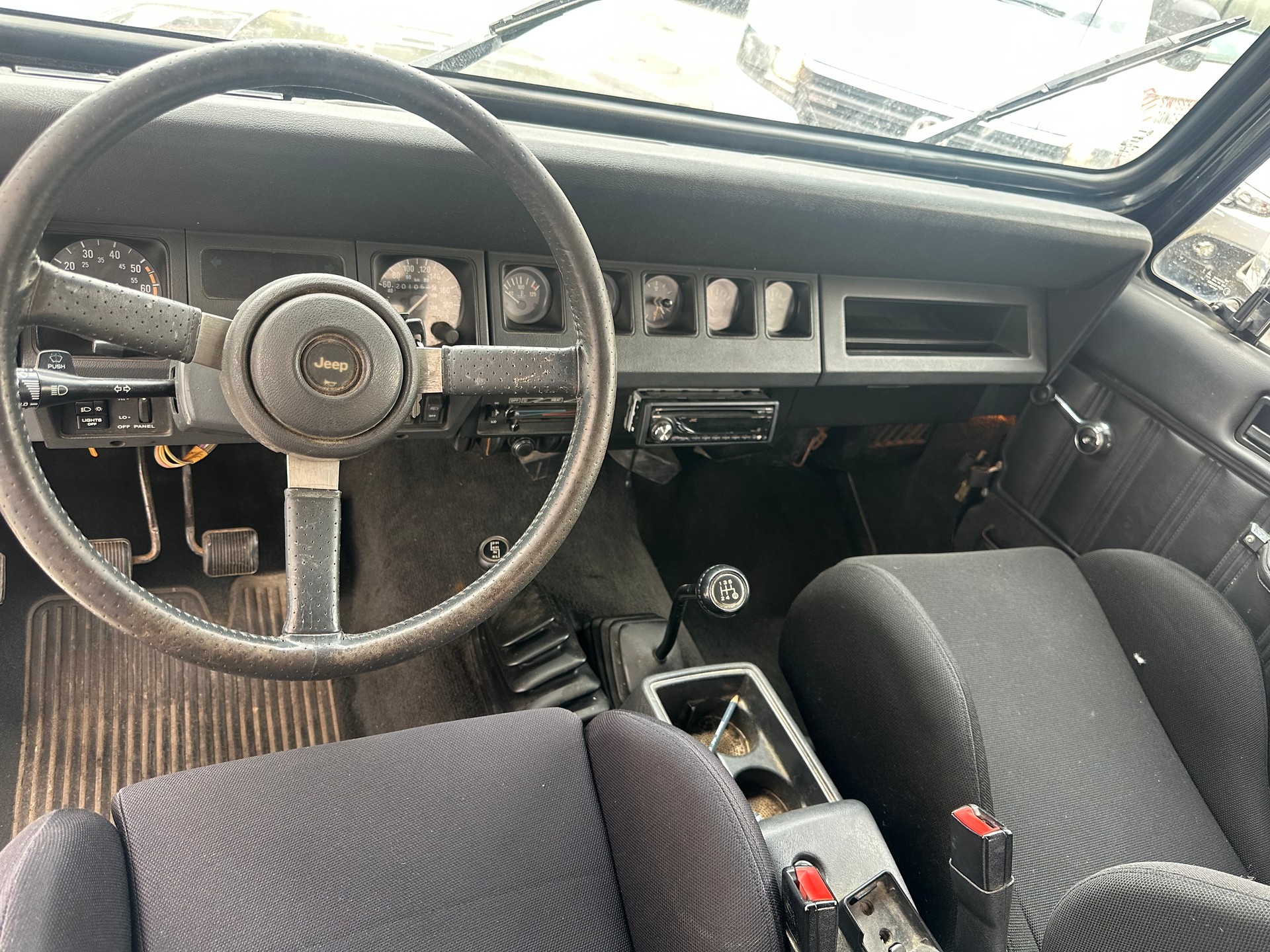 JEEP Wrangler 4.0 Laredo-image-8