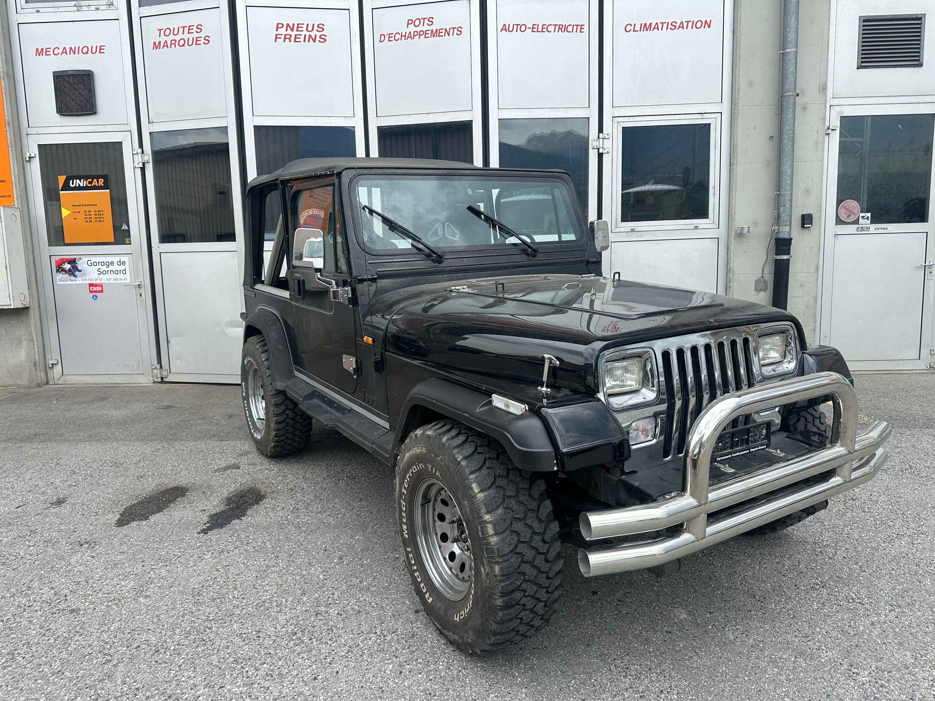 JEEP Wrangler 4.0 Laredo-image-2