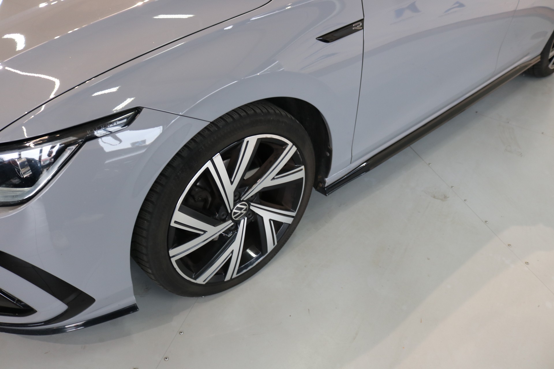 VW Golf 1.5 eTSI mHEV ACT R-Line DSG-image-31