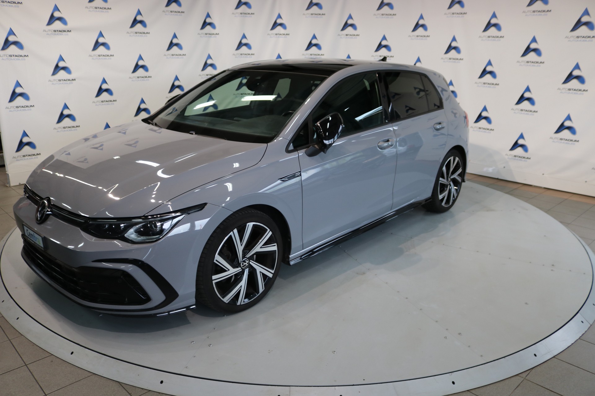 VW Golf 1.5 eTSI mHEV ACT R-Line DSG-image-11