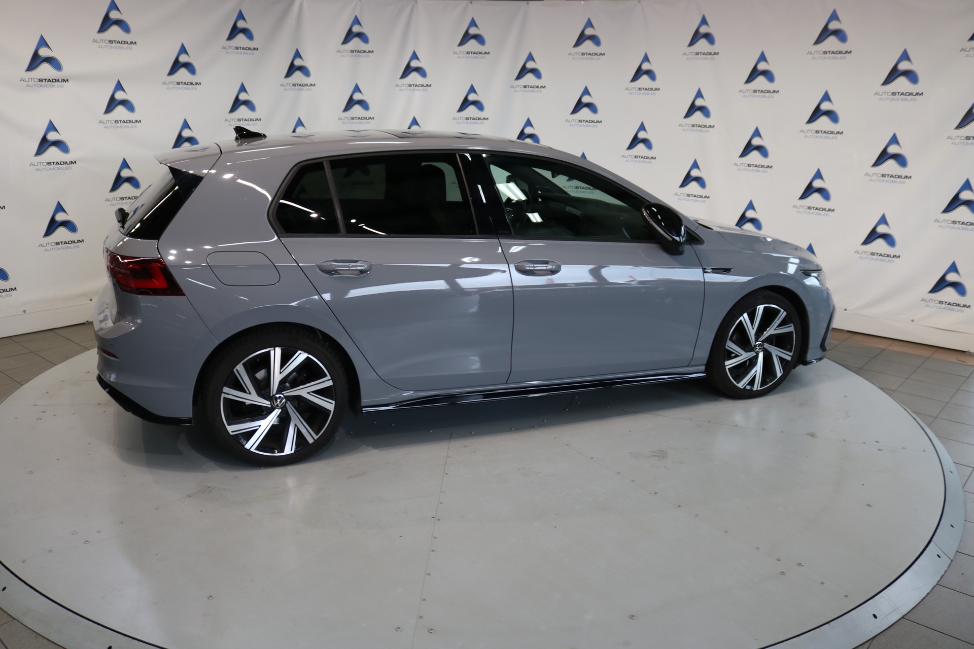 VW Golf 1.5 eTSI mHEV ACT R-Line DSG-image-23