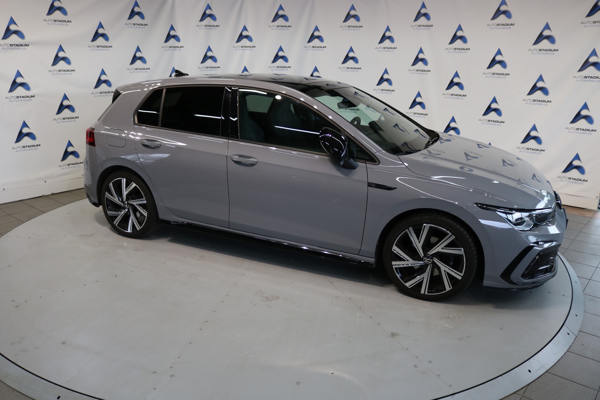 VW Golf 1.5 eTSI mHEV ACT R-Line DSG-image-27