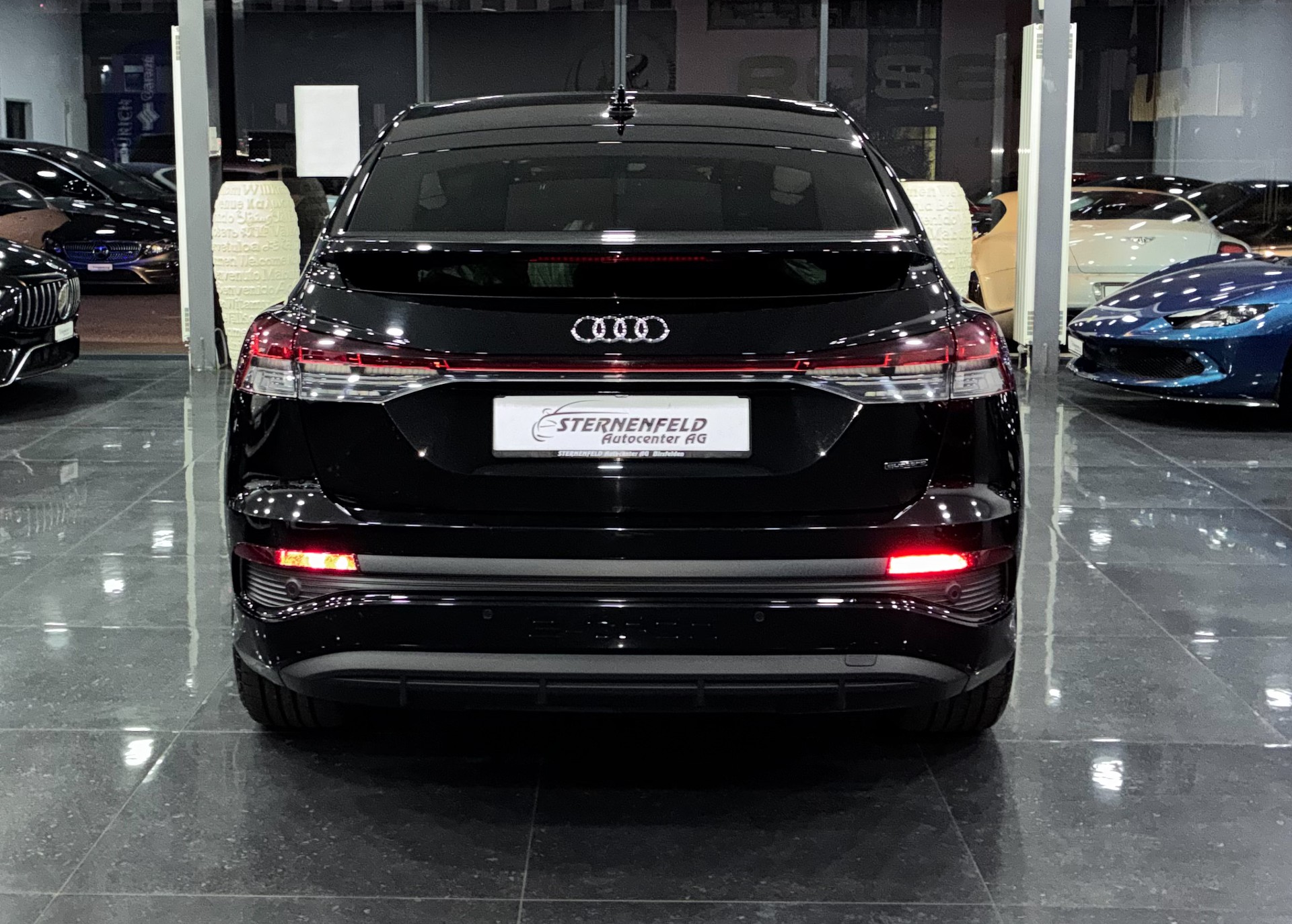 AUDI Q4 Sportback e-tron 50 quattro-image-4