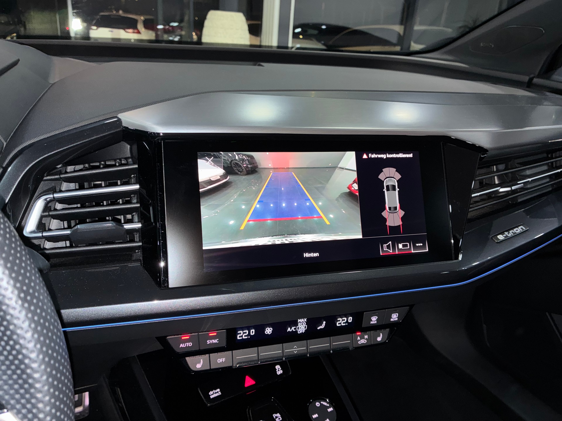 AUDI Q4 Sportback e-tron 50 quattro-image-10