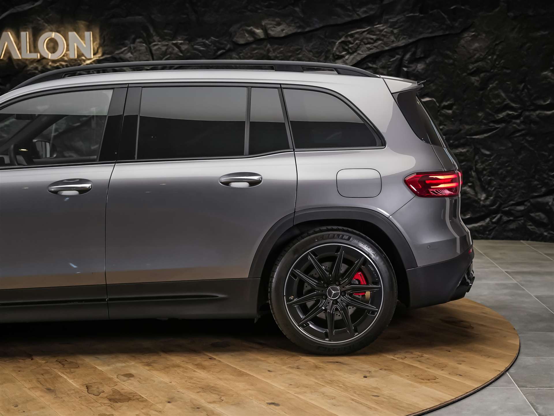 MERCEDES-BENZ GLB 35 AMG 4matic *Abstandsregler*Sitzheizung*Rückfahrkamera*-image-16