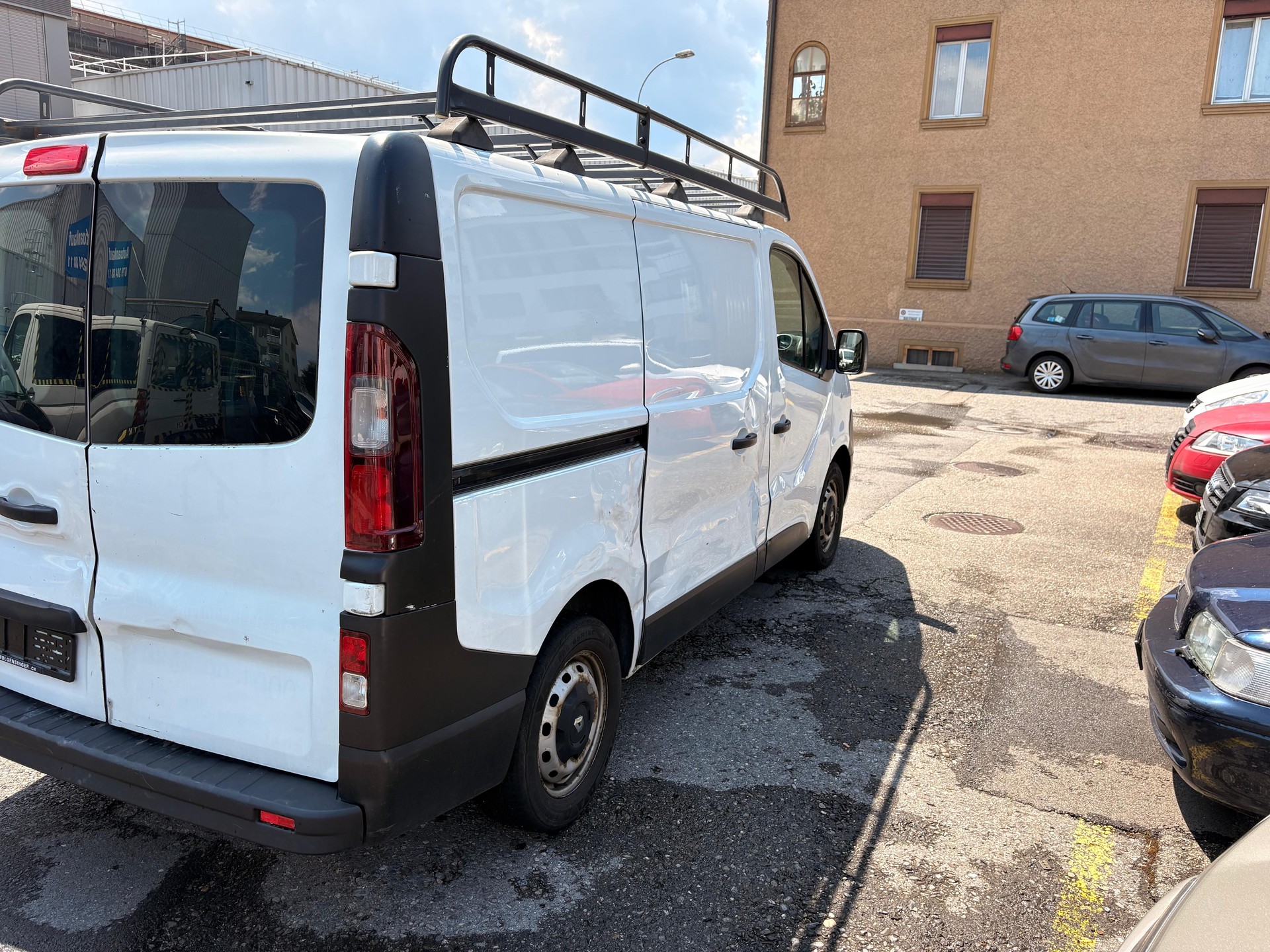 RENAULT Trafic 1.6 dCi 95 2.7t Access L1H1-image-3