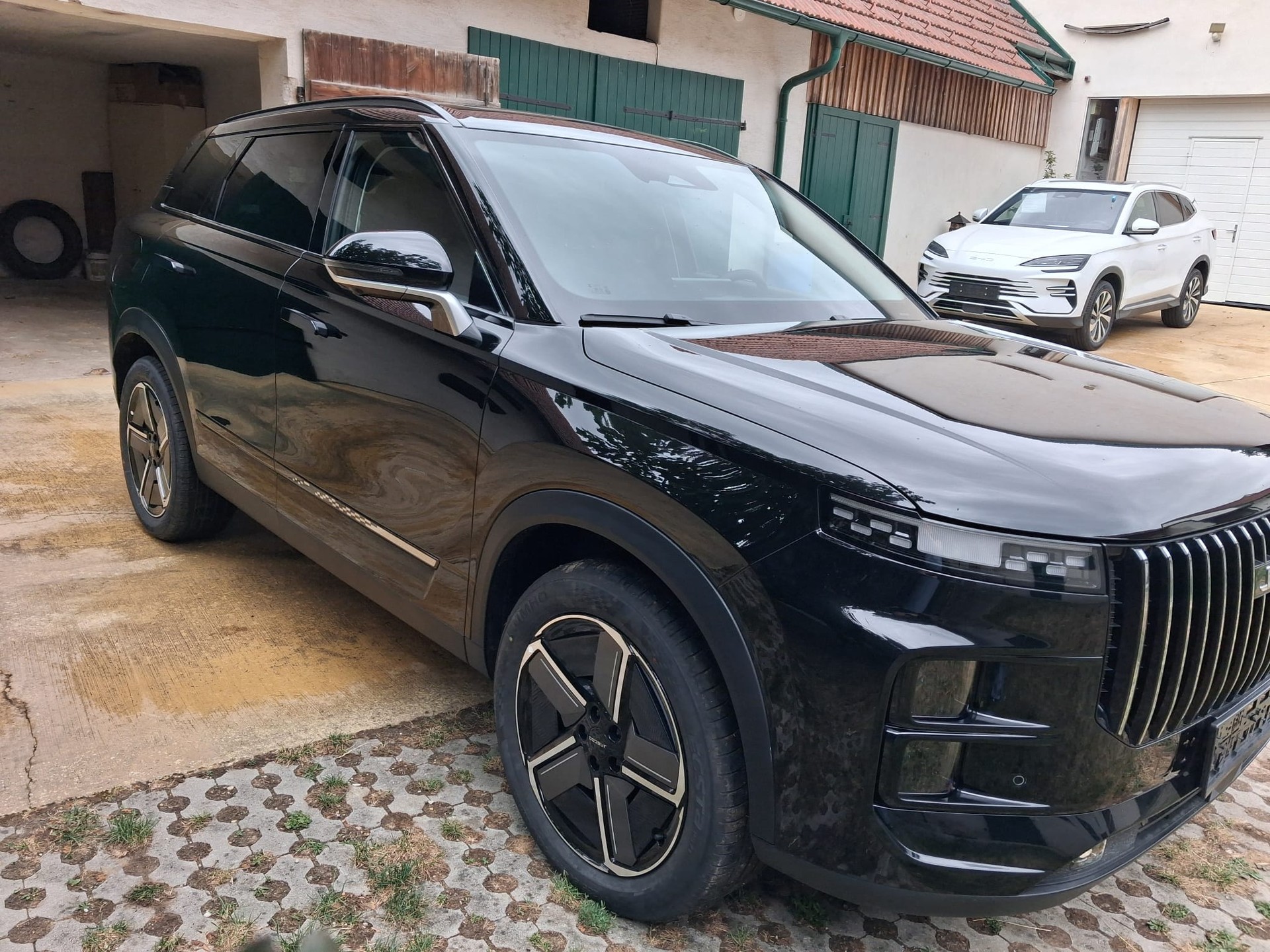 JAECOO PHEV PREMIUM-LINE 1.5 T-GDI SUPERHYBRID-showroom-element-1