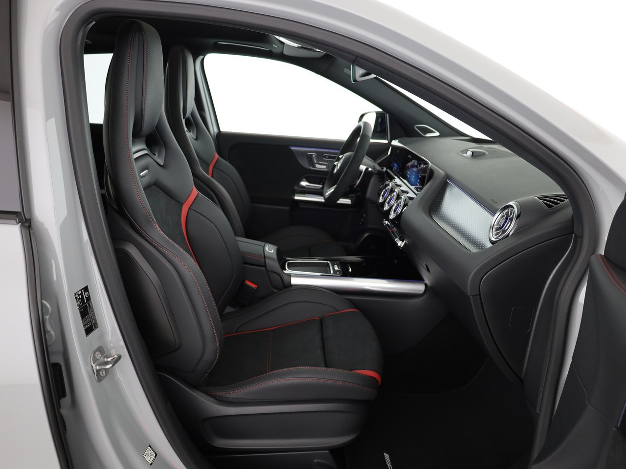 MERCEDES-BENZ GLA AMG 35 4Matic 8G-DCT-image-9