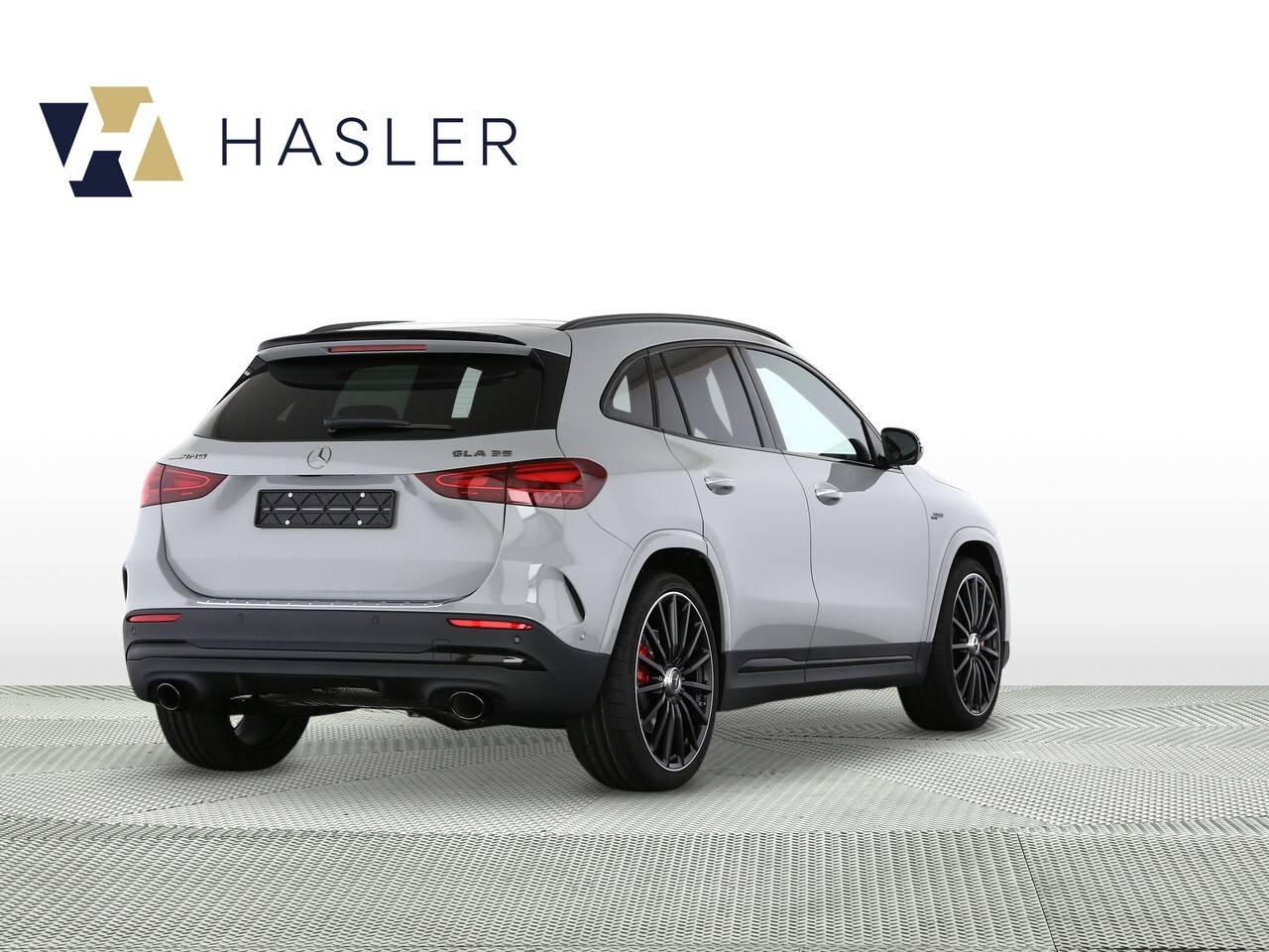 MERCEDES-BENZ GLA AMG 35 4Matic 8G-DCT-showroom-element-3