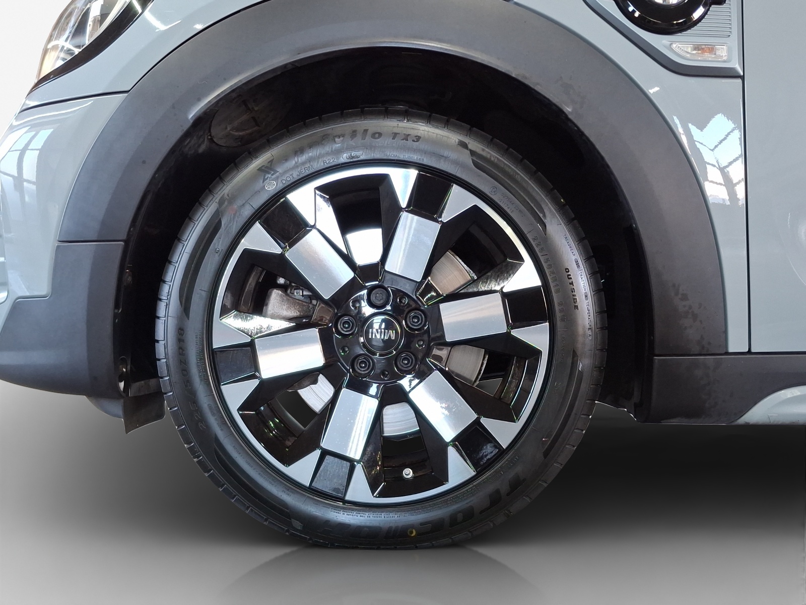 MINI Countryman Cooper SE Untamed Edition ALL4 PHEV Steptronic-image-15