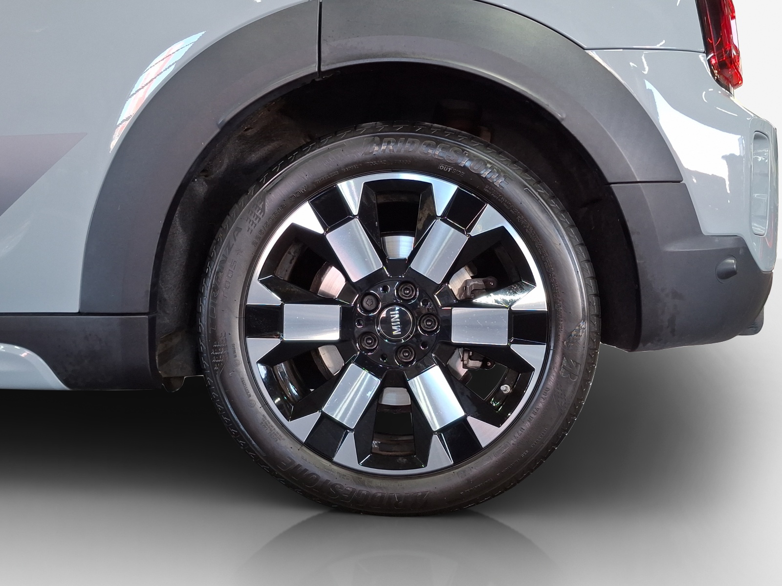 MINI Countryman Cooper SE Untamed Edition ALL4 PHEV Steptronic-image-14