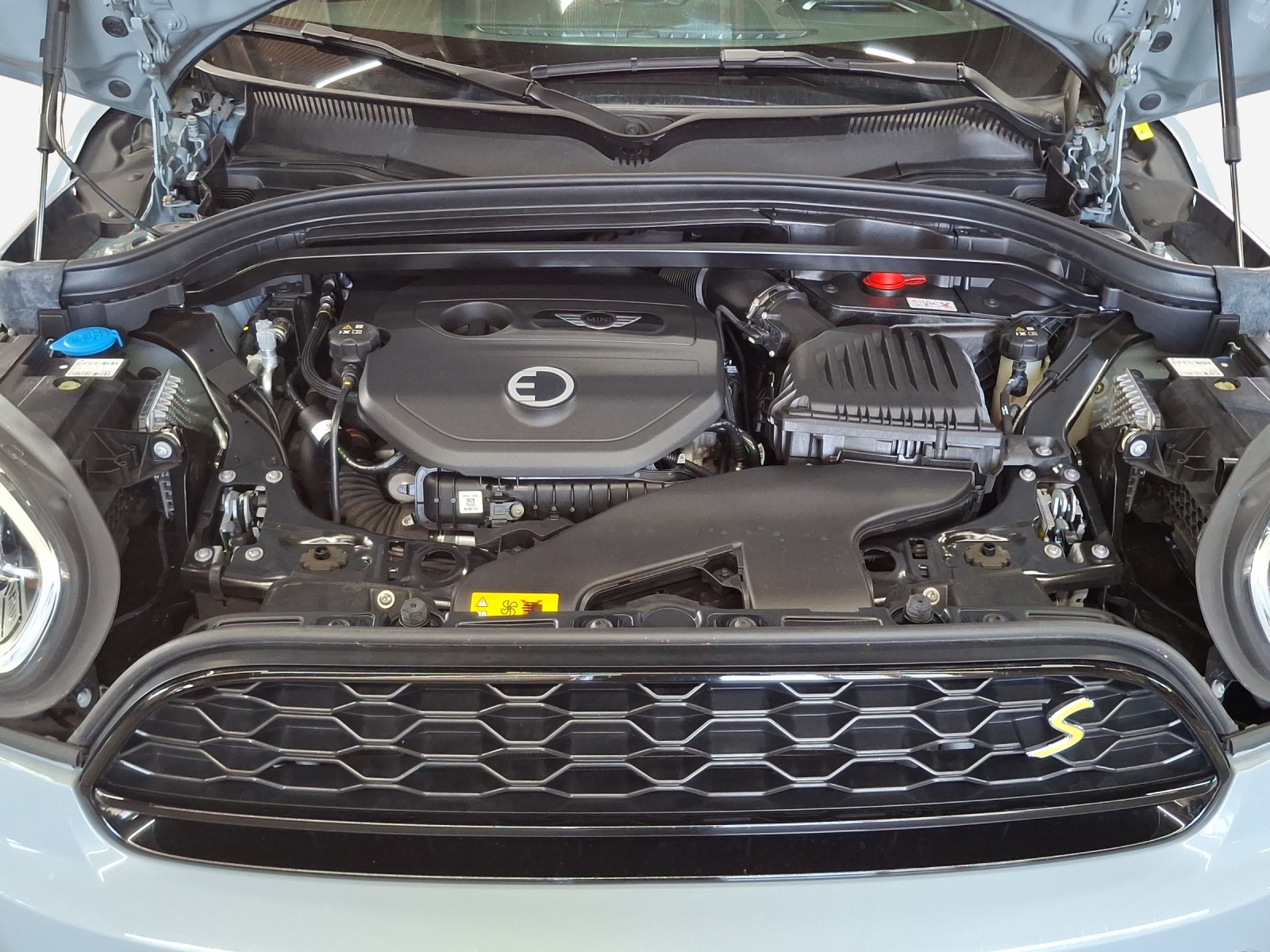 MINI Countryman Cooper SE Untamed Edition ALL4 PHEV Steptronic-image-16