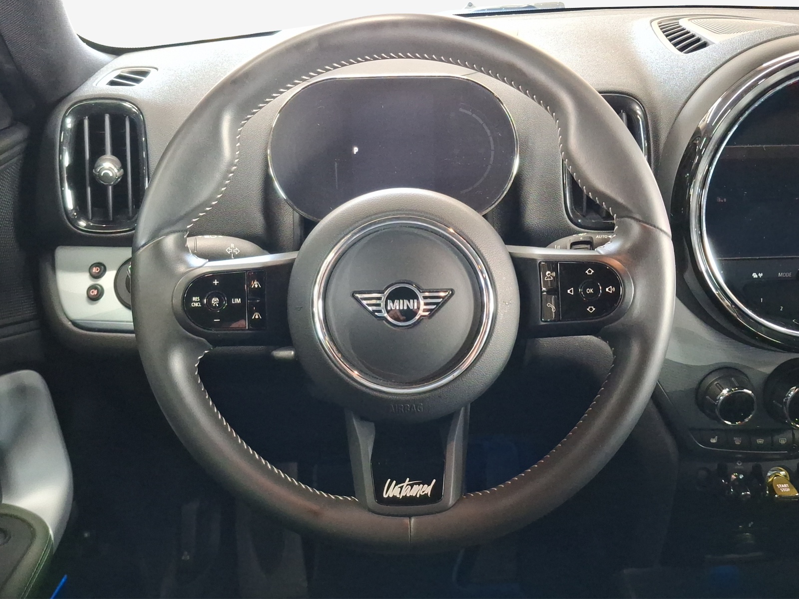 MINI Countryman Cooper SE Untamed Edition ALL4 PHEV Steptronic-image-9