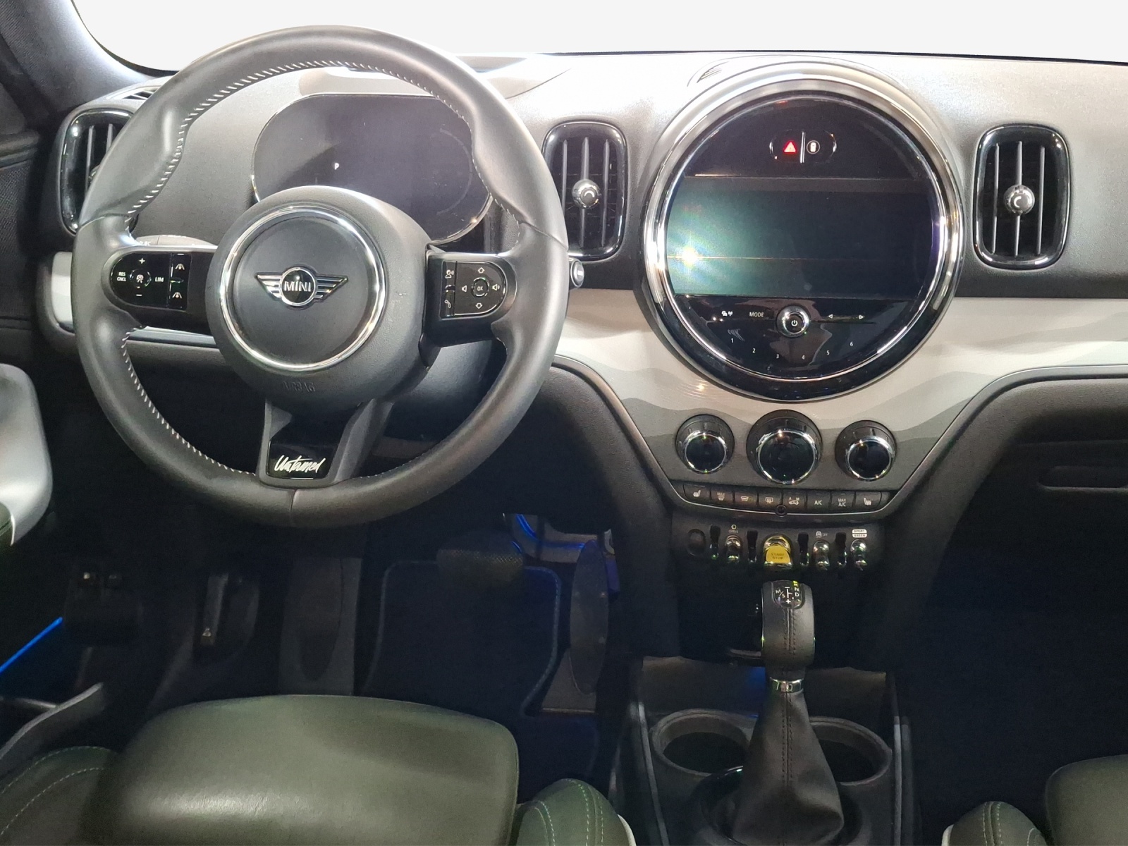 MINI Countryman Cooper SE Untamed Edition ALL4 PHEV Steptronic-image-11