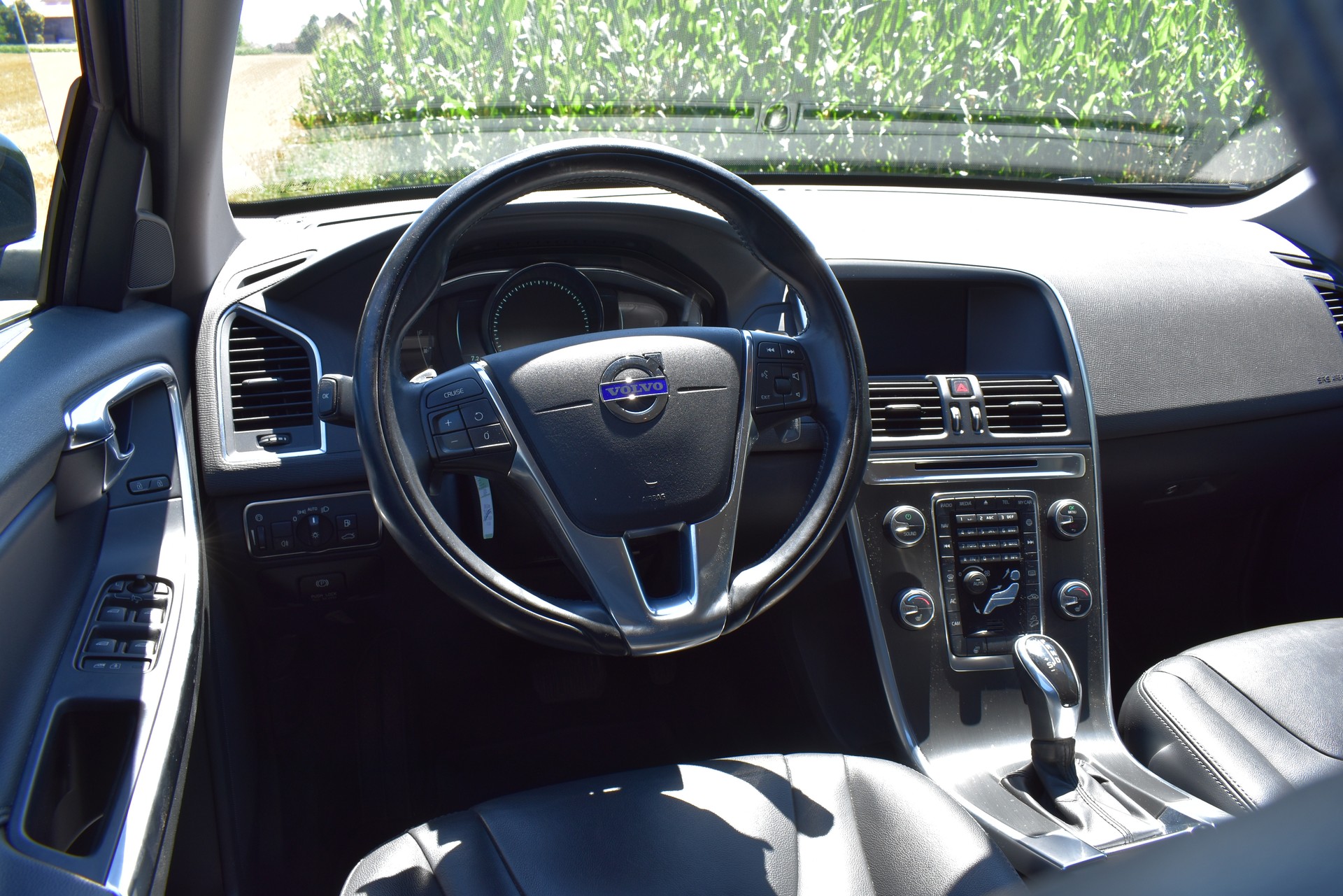 VOLVO XC60 D4 AWD Summum Geartronic-image-9