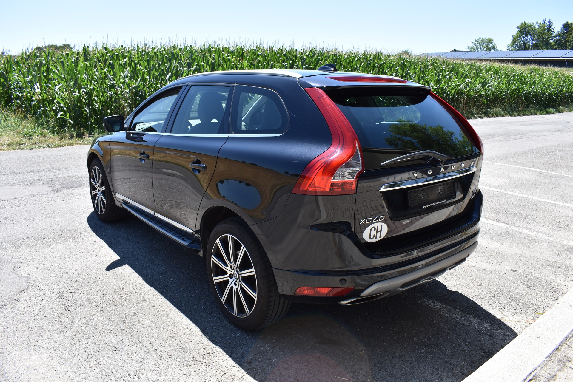 VOLVO XC60 D4 AWD Summum Geartronic-image-5