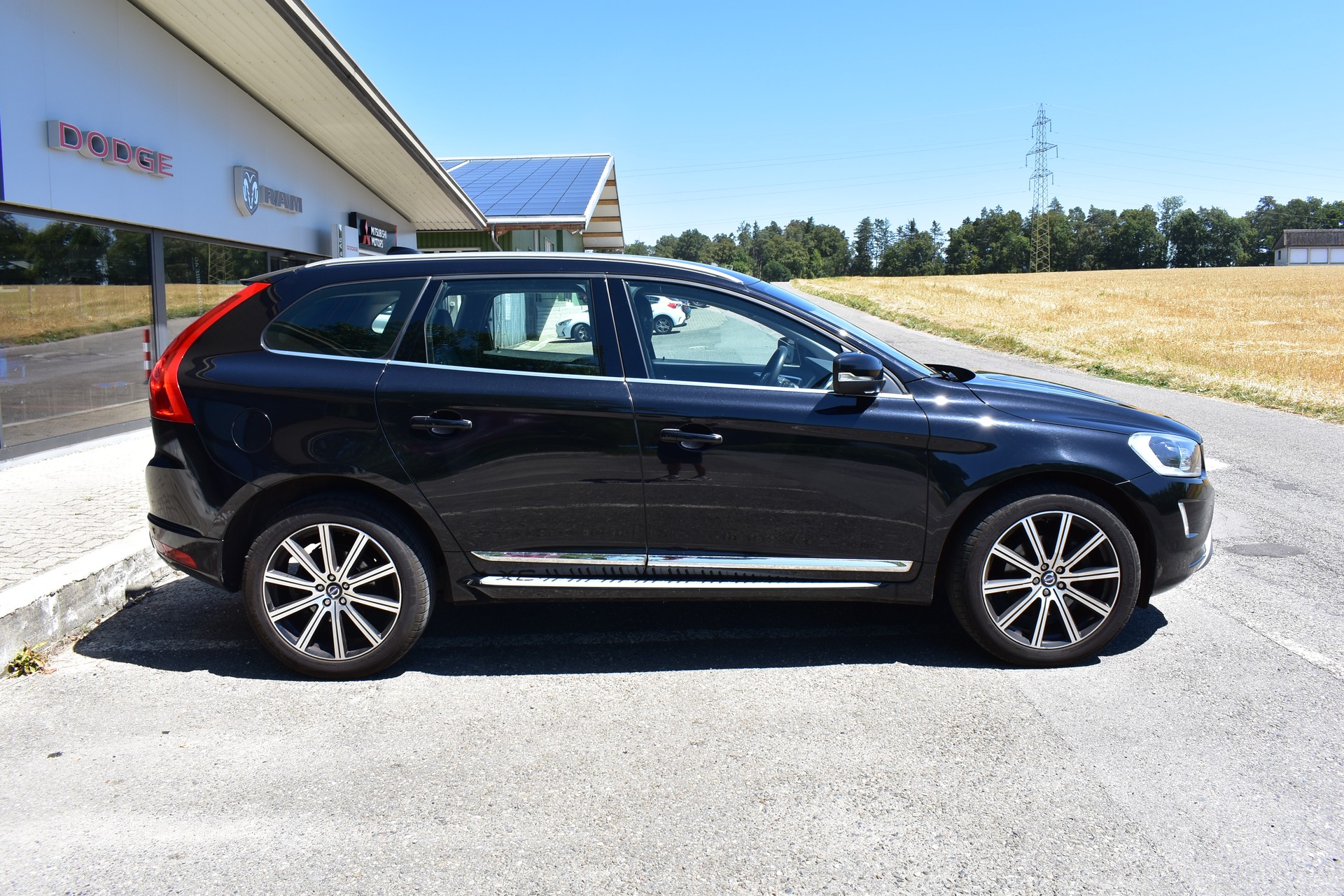 VOLVO XC60 D4 AWD Summum Geartronic-image-2