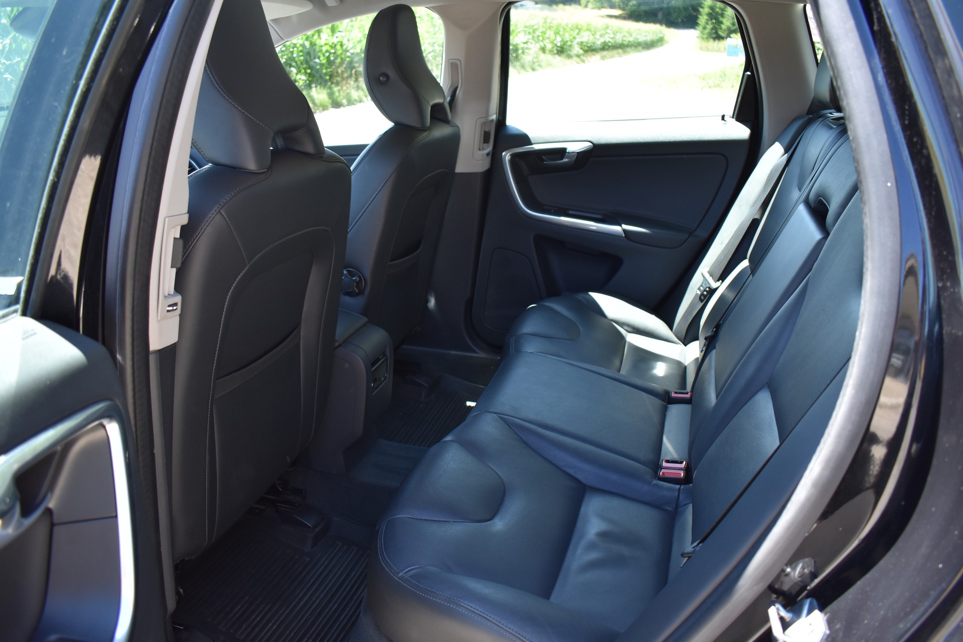 VOLVO XC60 D4 AWD Summum Geartronic-image-11