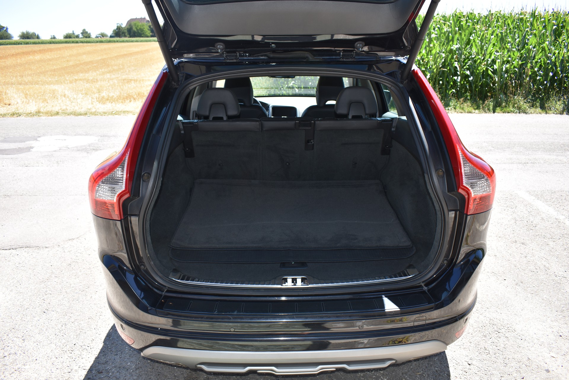 VOLVO XC60 D4 AWD Summum Geartronic-image-12