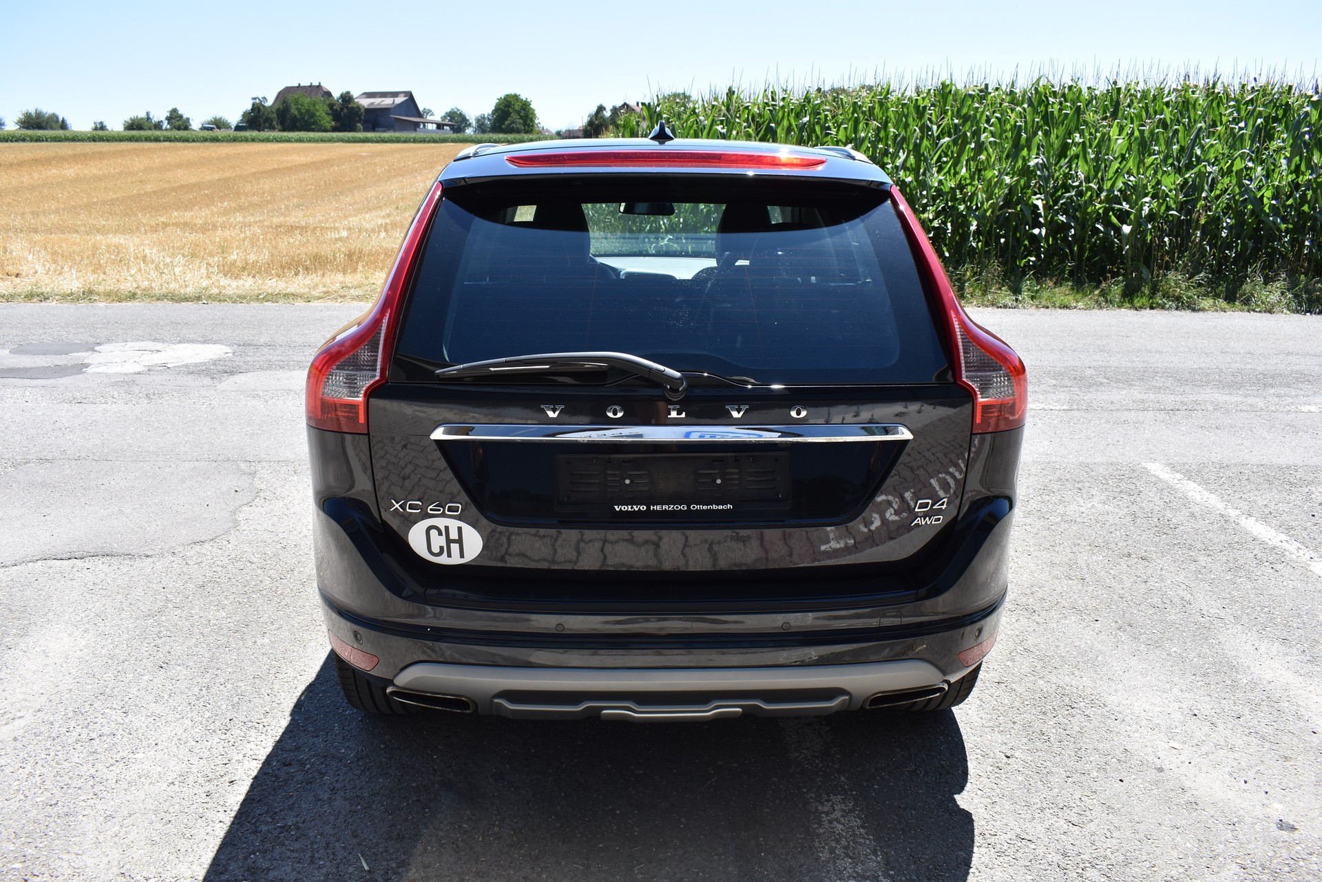 VOLVO XC60 D4 AWD Summum Geartronic-image-4
