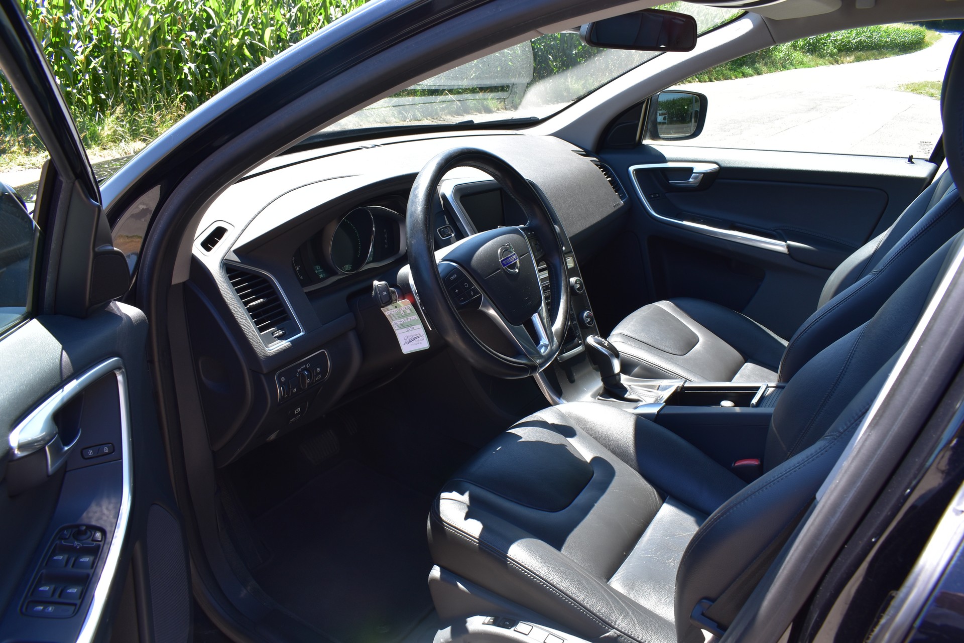 VOLVO XC60 D4 AWD Summum Geartronic-image-8