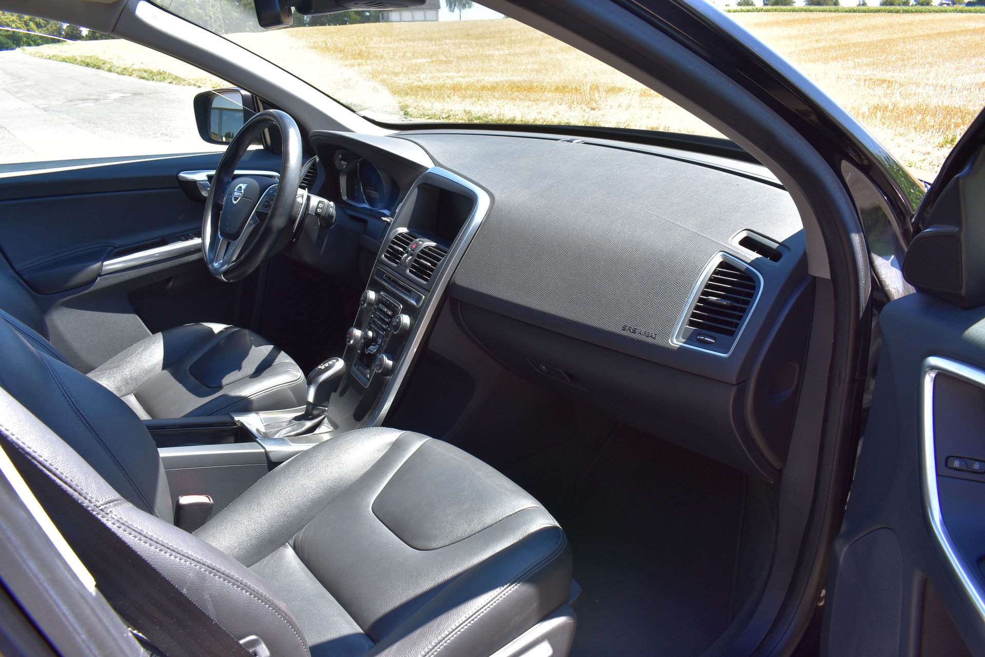 VOLVO XC60 D4 AWD Summum Geartronic-image-10