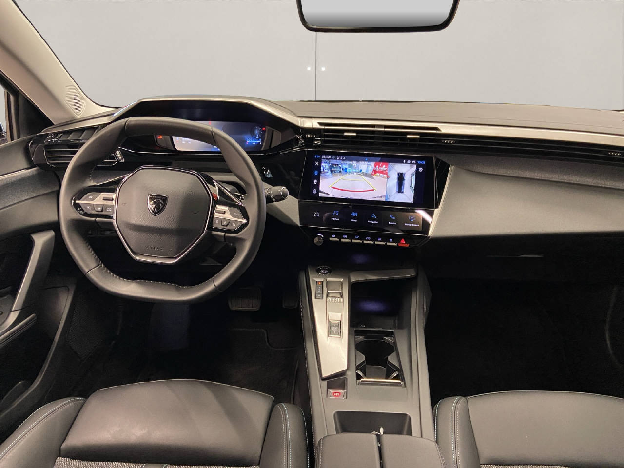 PEUGEOT 308 SW 1.2 PureTech Allure-image-5
