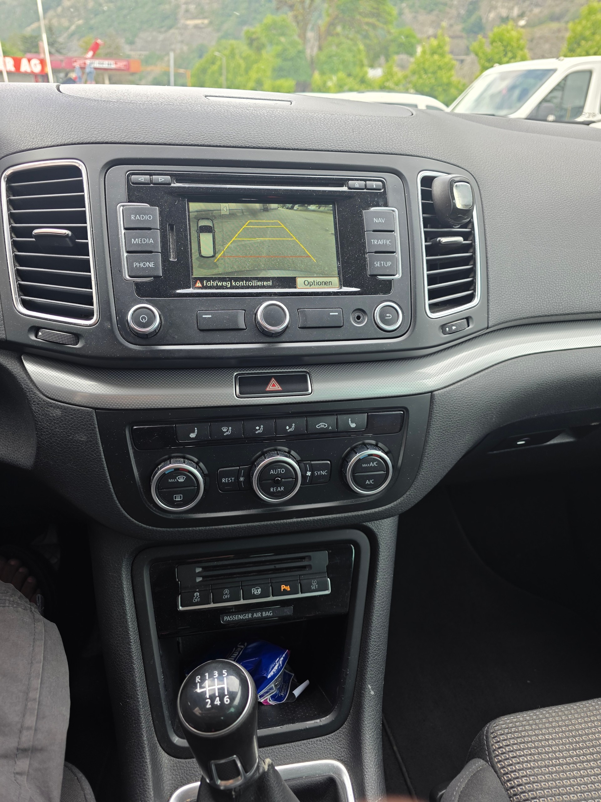 VW Sharan 2.0 TDI BlueMotion Technology Cup 4Motion-image-15