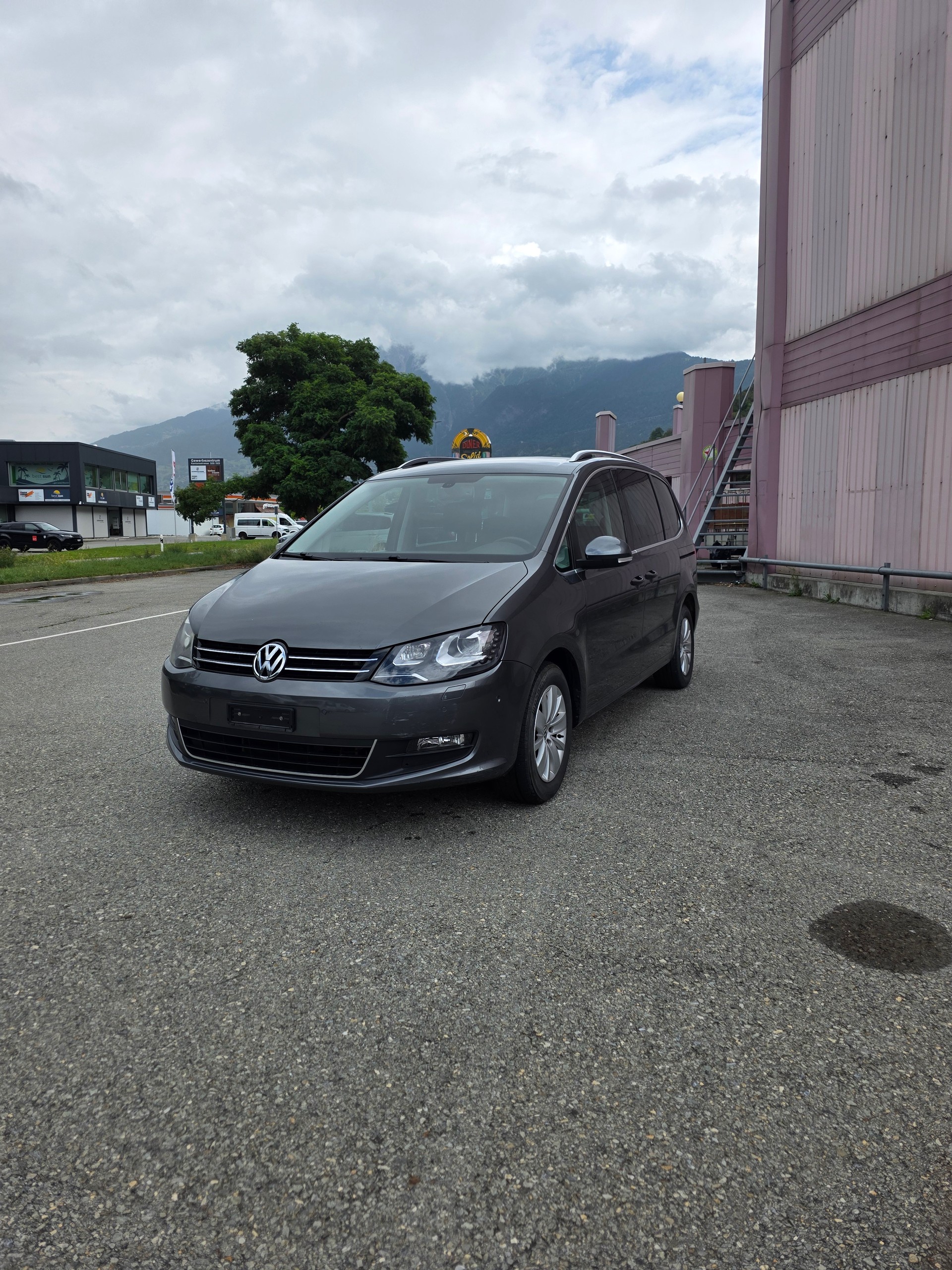 VW Sharan 2.0 TDI BlueMotion Technology Cup 4Motion-image-2