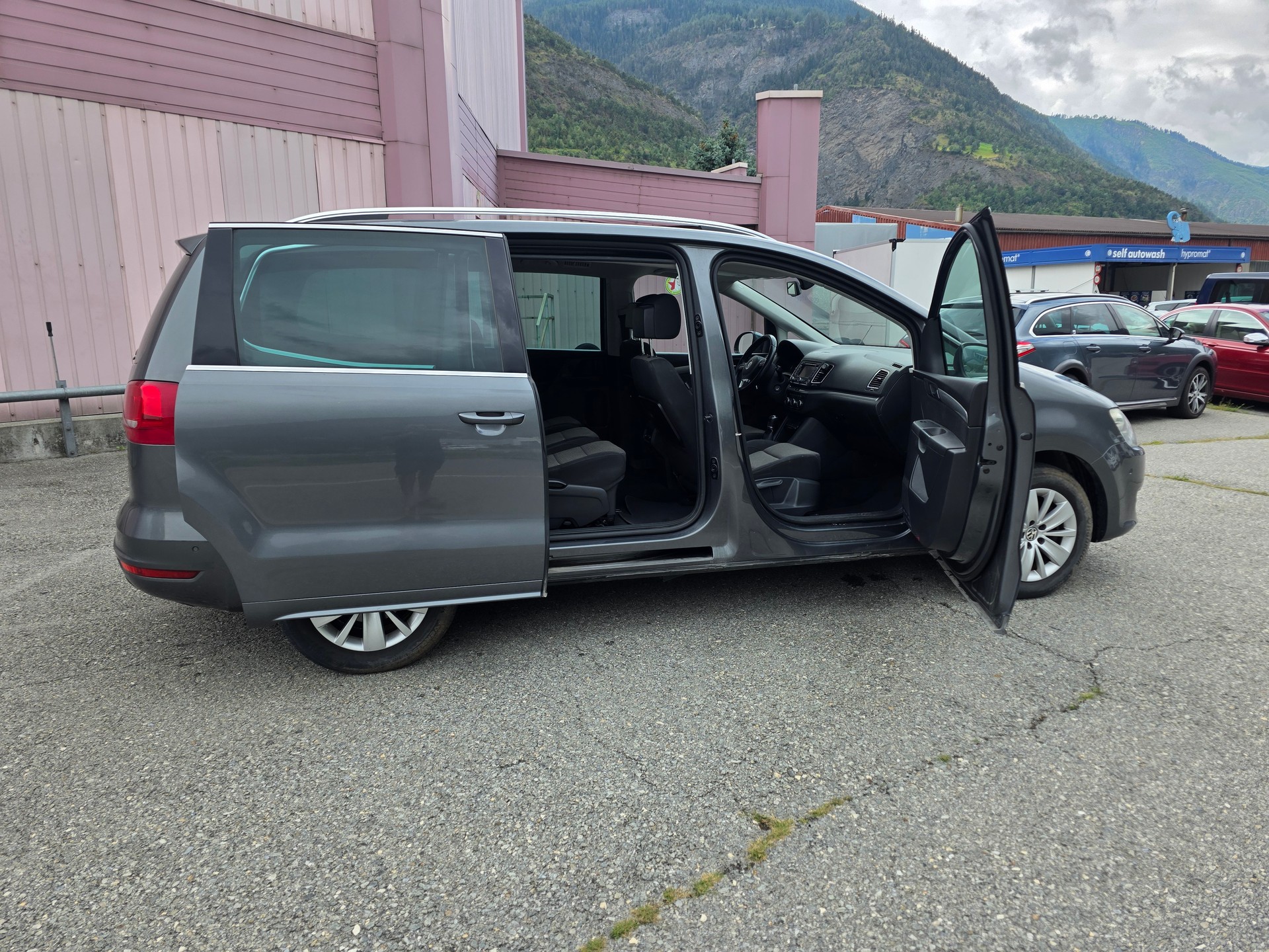 VW Sharan 2.0 TDI BlueMotion Technology Cup 4Motion-image-8