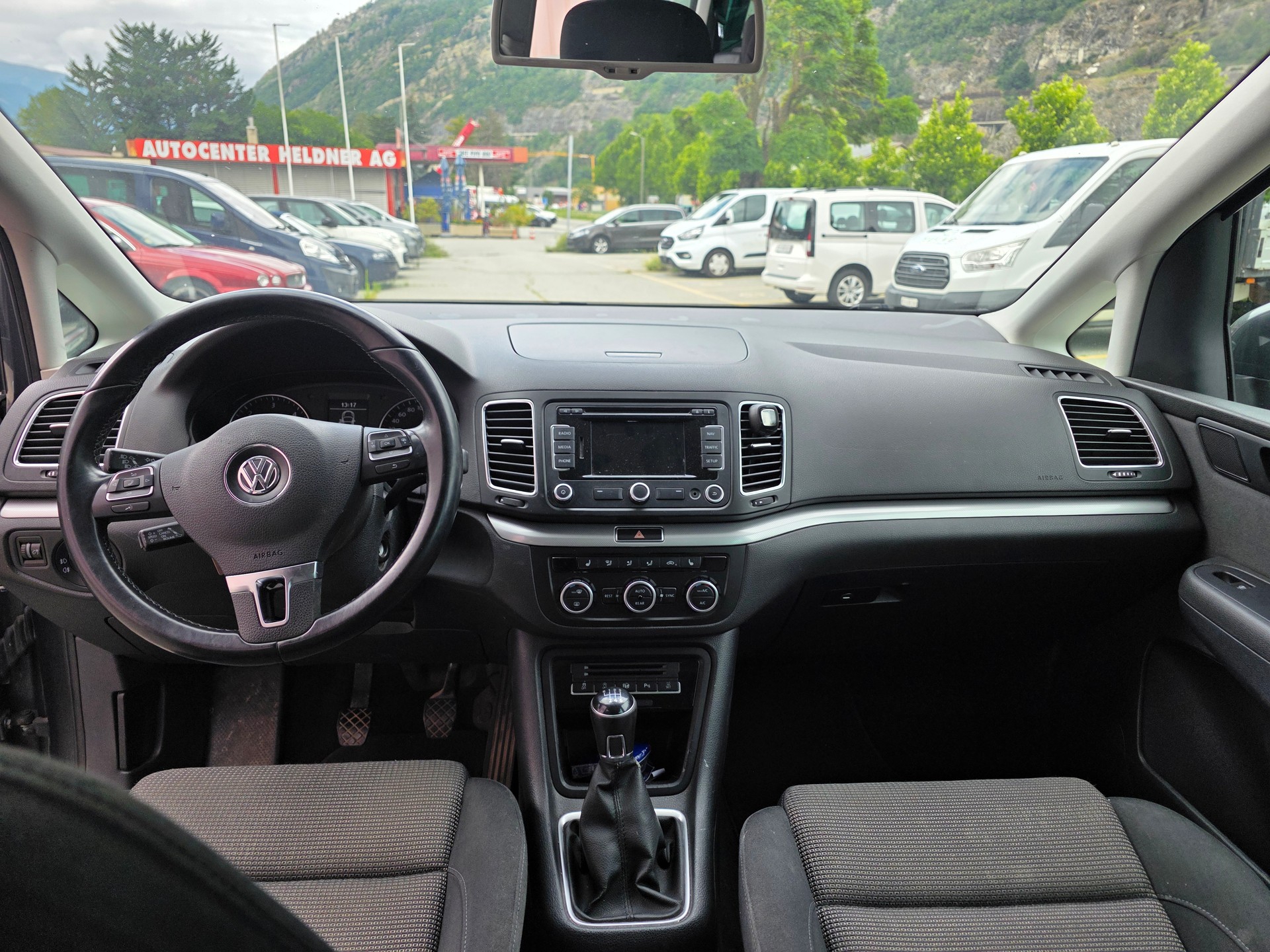 VW Sharan 2.0 TDI BlueMotion Technology Cup 4Motion-image-11