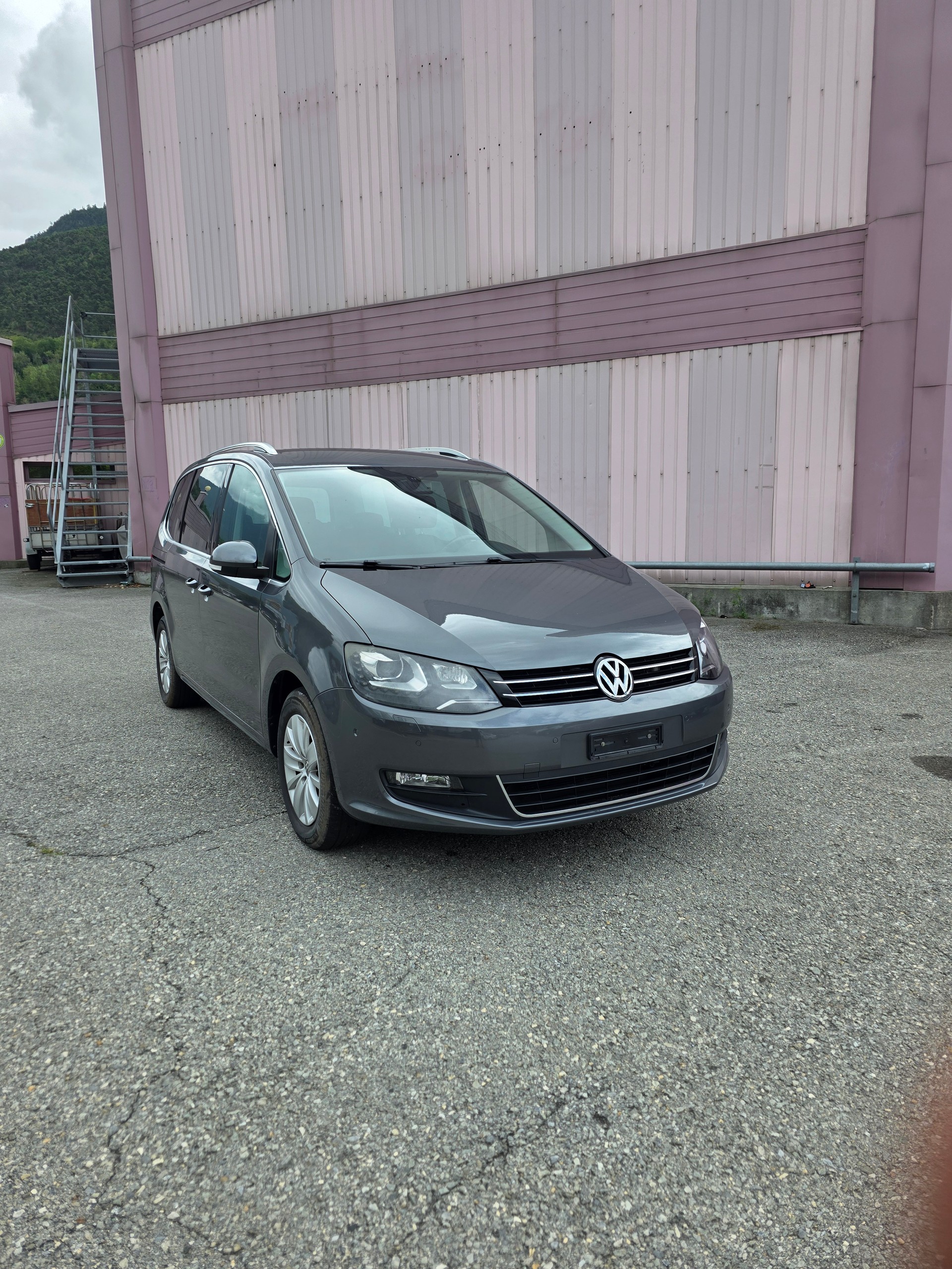 VW Sharan 2.0 TDI BlueMotion Technology Cup 4Motion-image-0