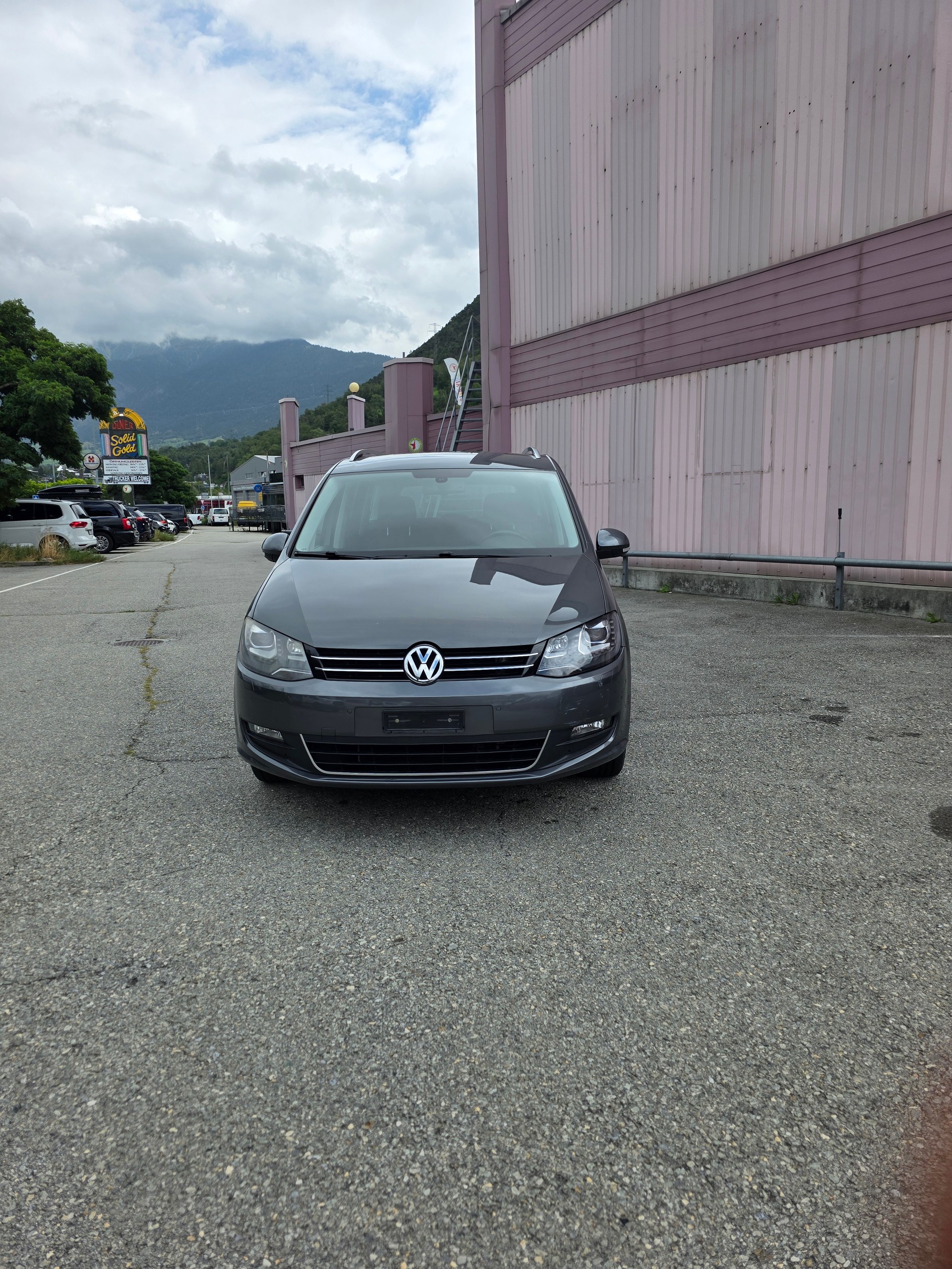 VW Sharan 2.0 TDI BlueMotion Technology Cup 4Motion-image-1