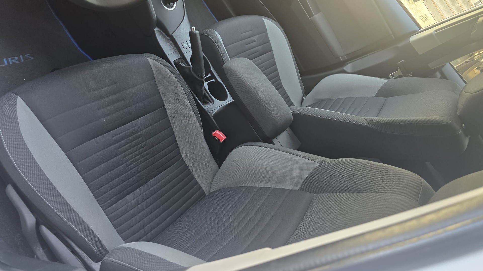 TOYOTA Auris Touring Sports 1.8 HSD Trend e-CVT ACC TEMP-image-3