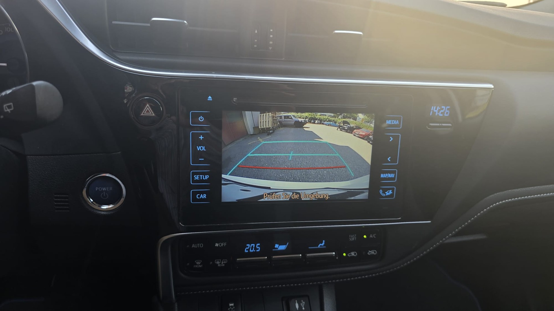TOYOTA Auris Touring Sports 1.8 HSD Trend e-CVT ACC TEMP-image-7