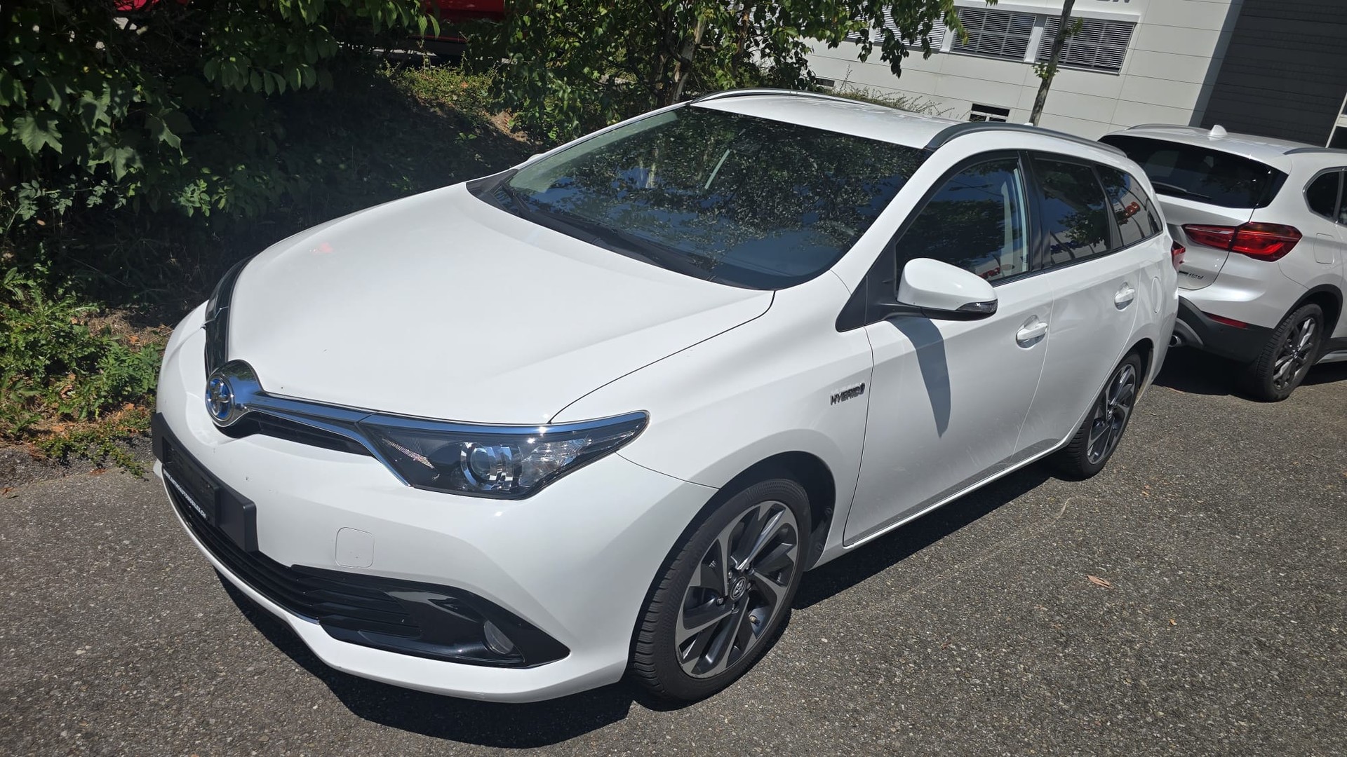 TOYOTA Auris Touring Sports 1.8 HSD Trend e-CVT ACC TEMP-image-0