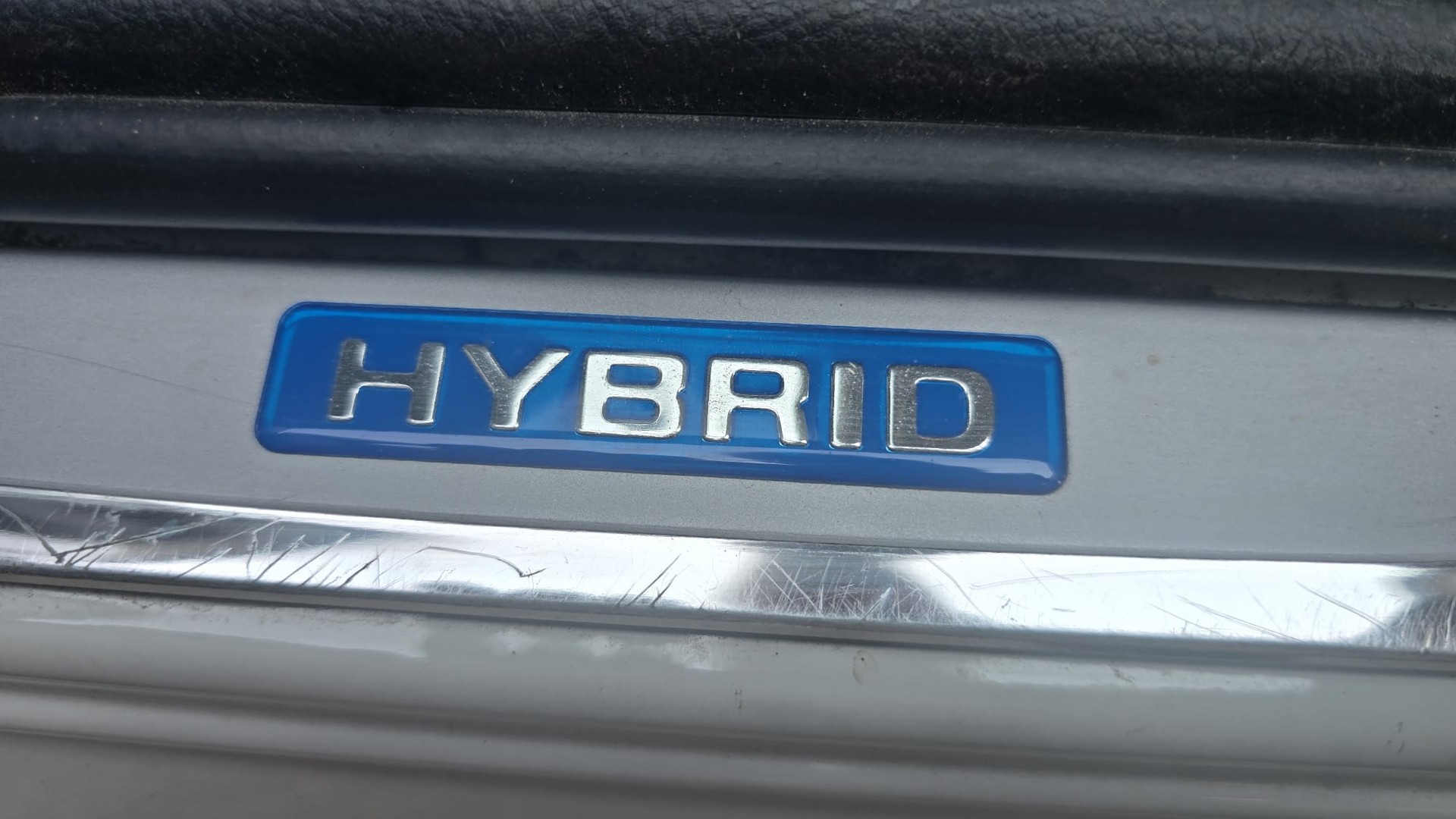 TOYOTA Auris Touring Sports 1.8 HSD Trend e-CVT ACC TEMP-image-8