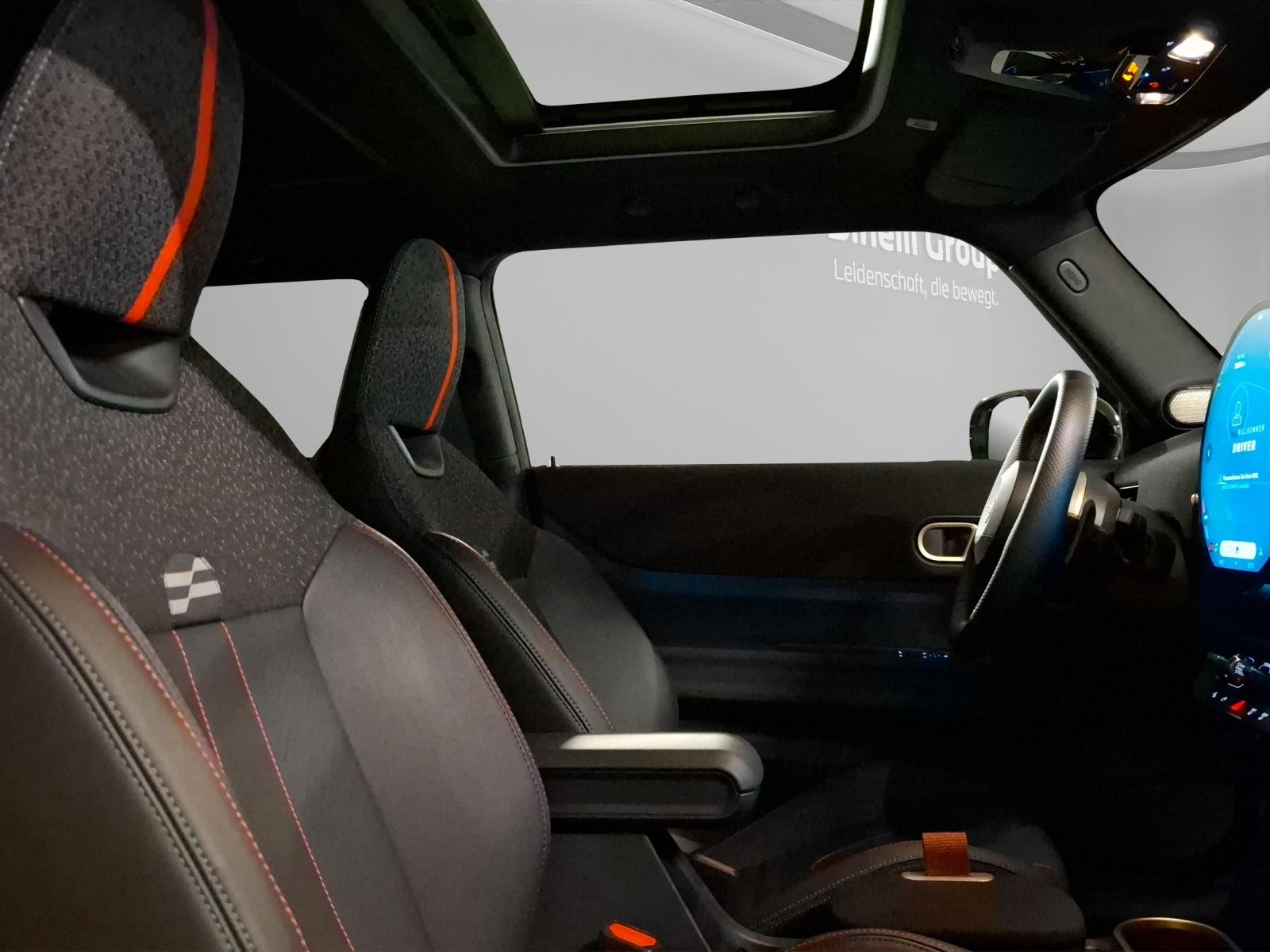 MINI F66 2.0i John Cooper Works-image-18