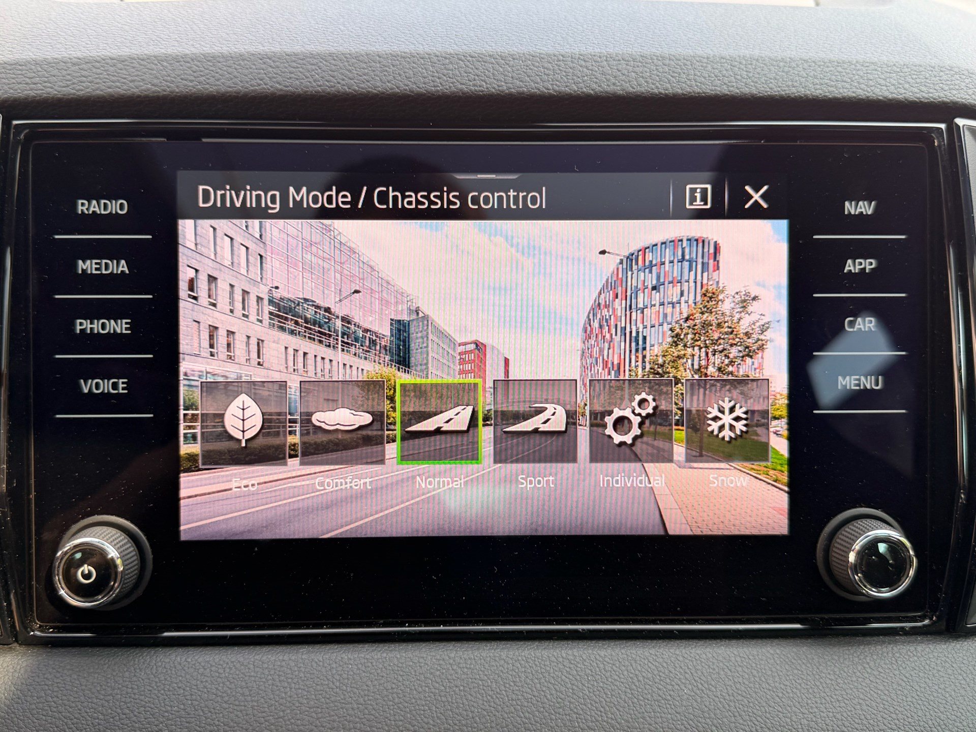 SKODA Karoq Sportline 4x4-image-13