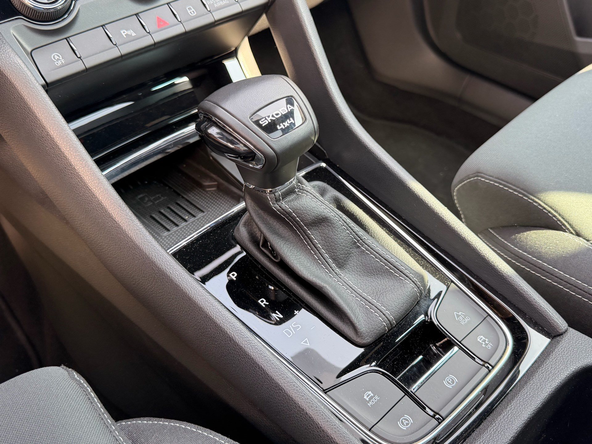 SKODA Karoq Sportline 4x4-image-22