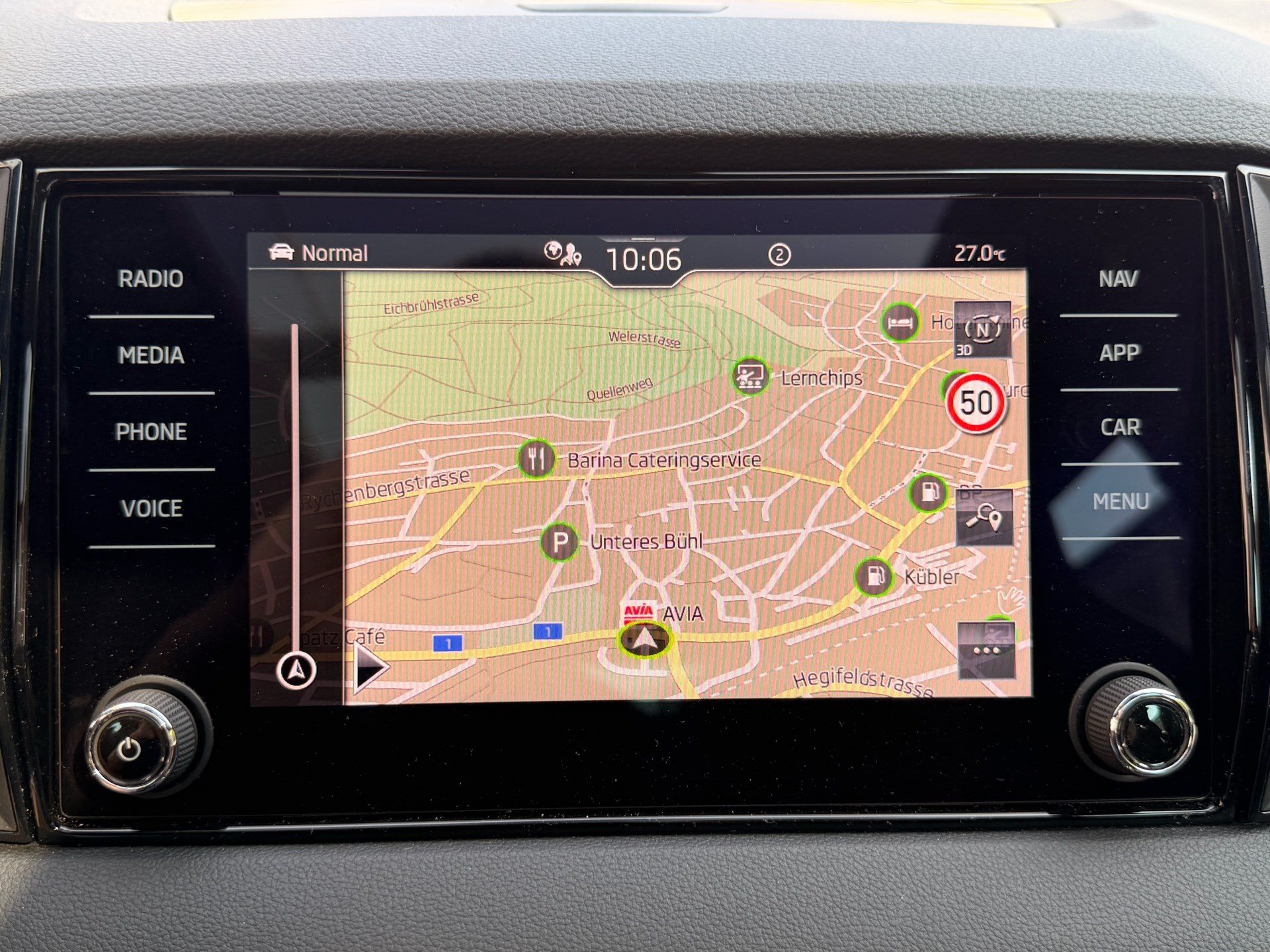 SKODA Karoq Sportline 4x4-image-12